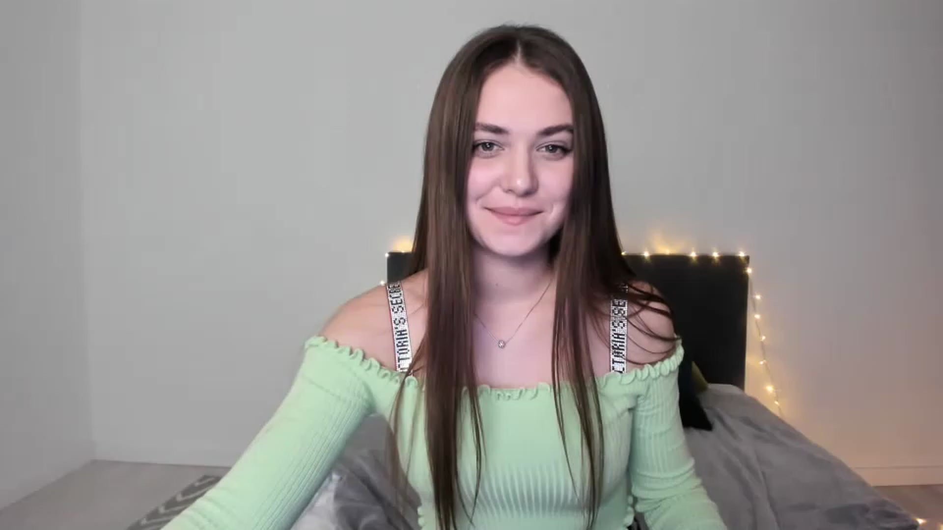 Gallery image thumbnail from SophieeSexxy's myfreecams stream on, 02/09/2023, 17:45 image 8 of 20