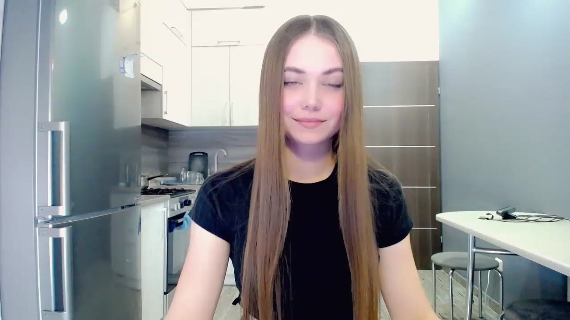 Gallery image thumbnail from SophieeSexxy's myfreecams stream on, 03/05/2023, 17:10 image 4 of 20