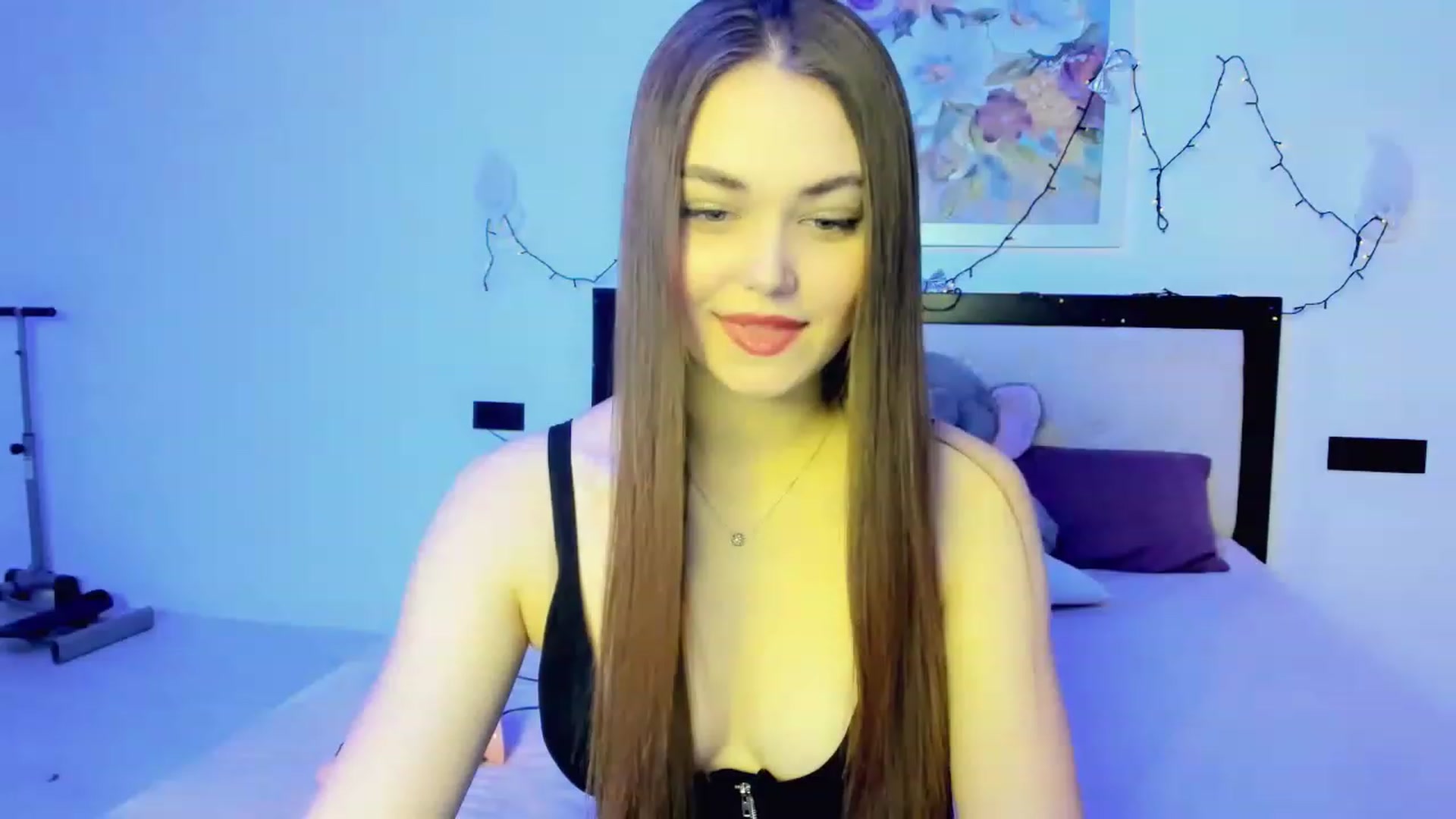 Gallery image thumbnail from SophieeSexxy's myfreecams stream on, 03/06/2023, 08:43 image 8 of 20