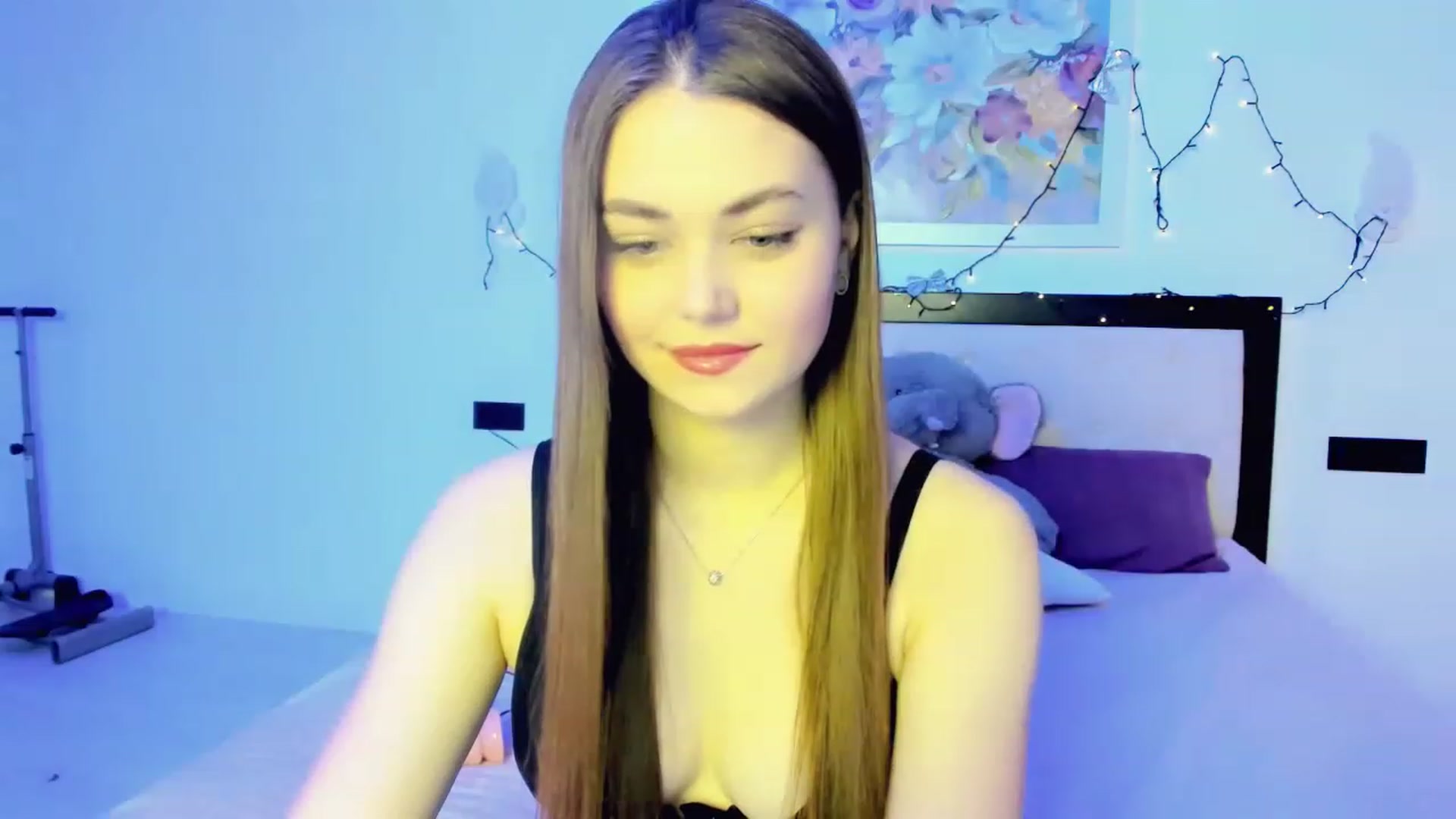 Gallery image thumbnail from SophieeSexxy's myfreecams stream on, 03/06/2023, 08:43 image 10 of 20