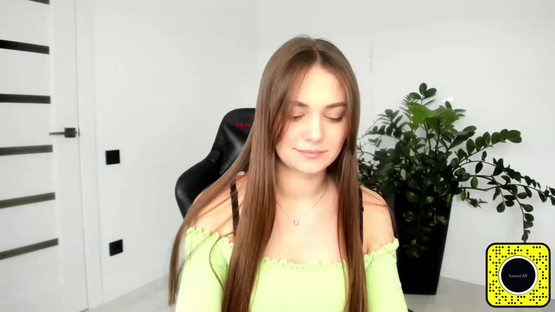 Gallery image thumbnail from SophieeSexxy's myfreecams stream on, 03/08/2023, 14:17 image 16 of 20