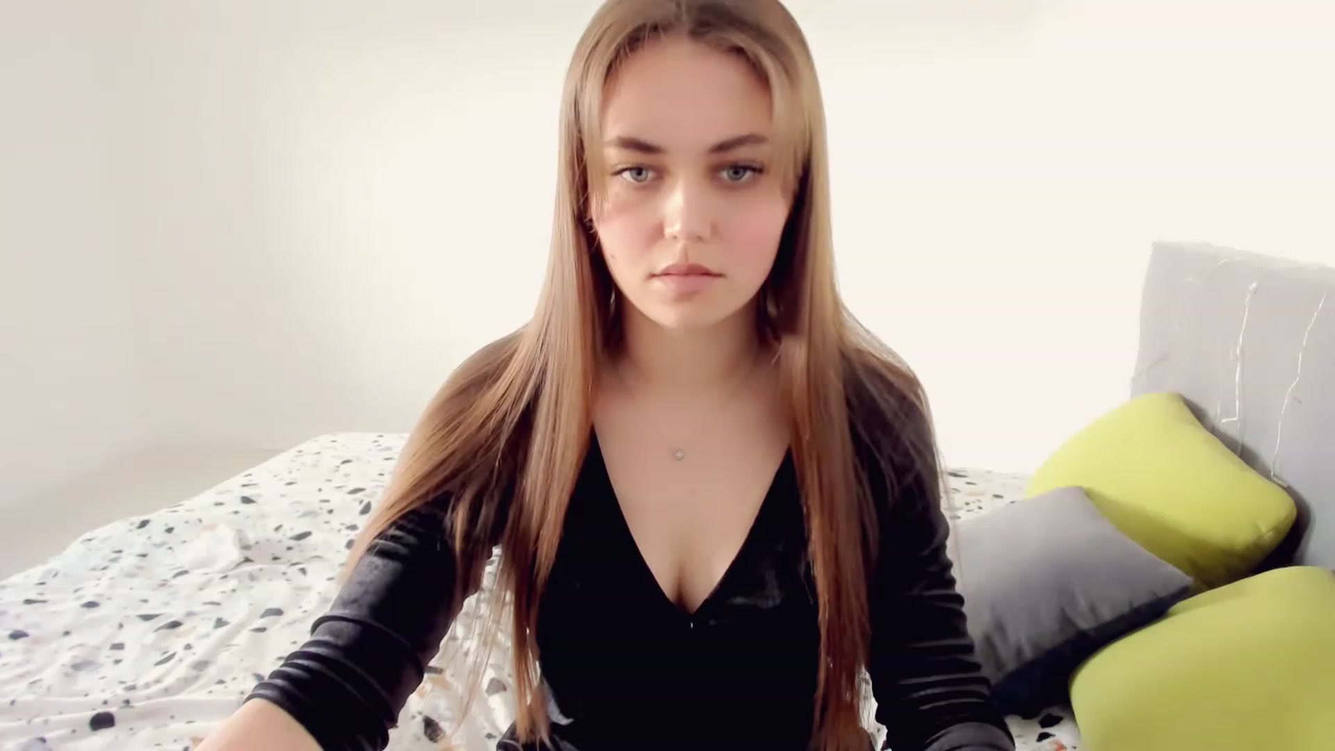 Gallery image thumbnail from SophieeSexxy's myfreecams stream on, 03/18/2023, 10:23 image 16 of 20