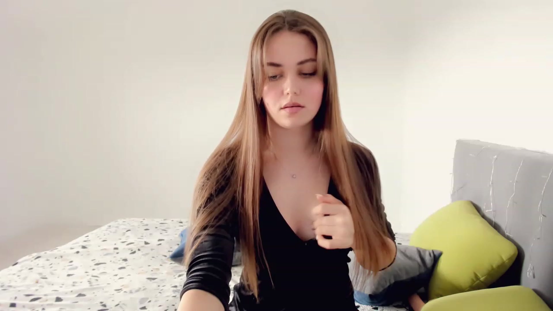 Gallery image thumbnail from SophieeSexxy's myfreecams stream on, 03/18/2023, 12:00 image 11 of 20