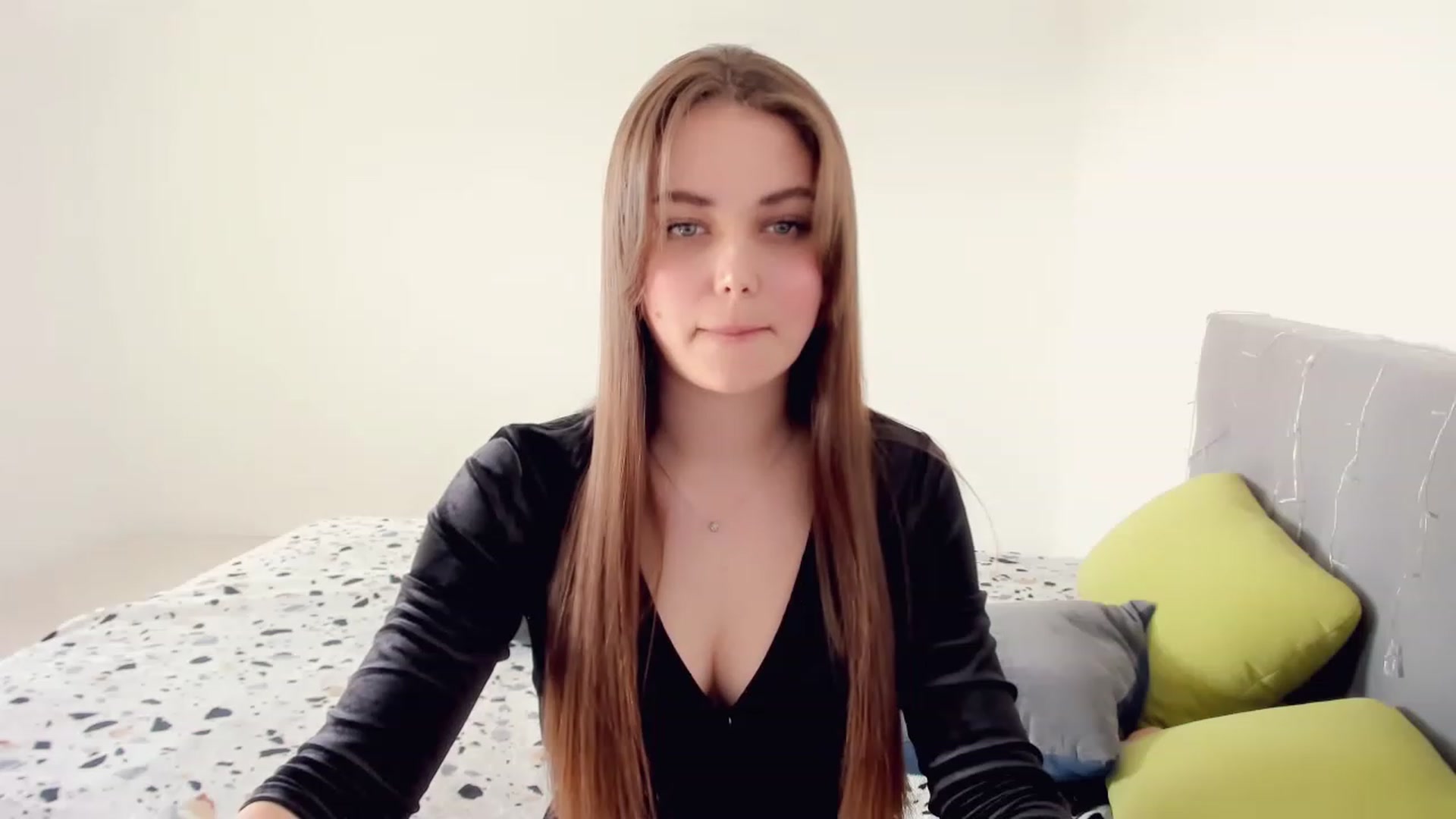 Gallery image thumbnail from SophieeSexxy's myfreecams stream on, 03/18/2023, 12:00 image 2 of 20
