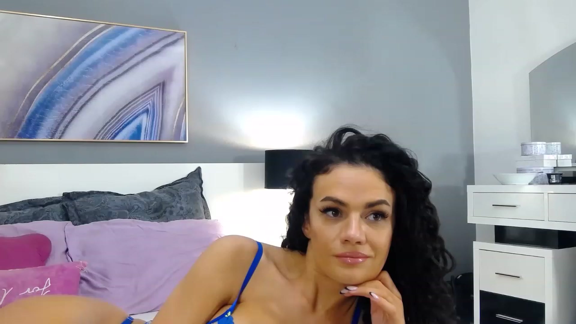 Gallery image thumbnail from Sophiejoulia's myfreecams stream on, 11/16/2022, 19:43 image 9 of 20