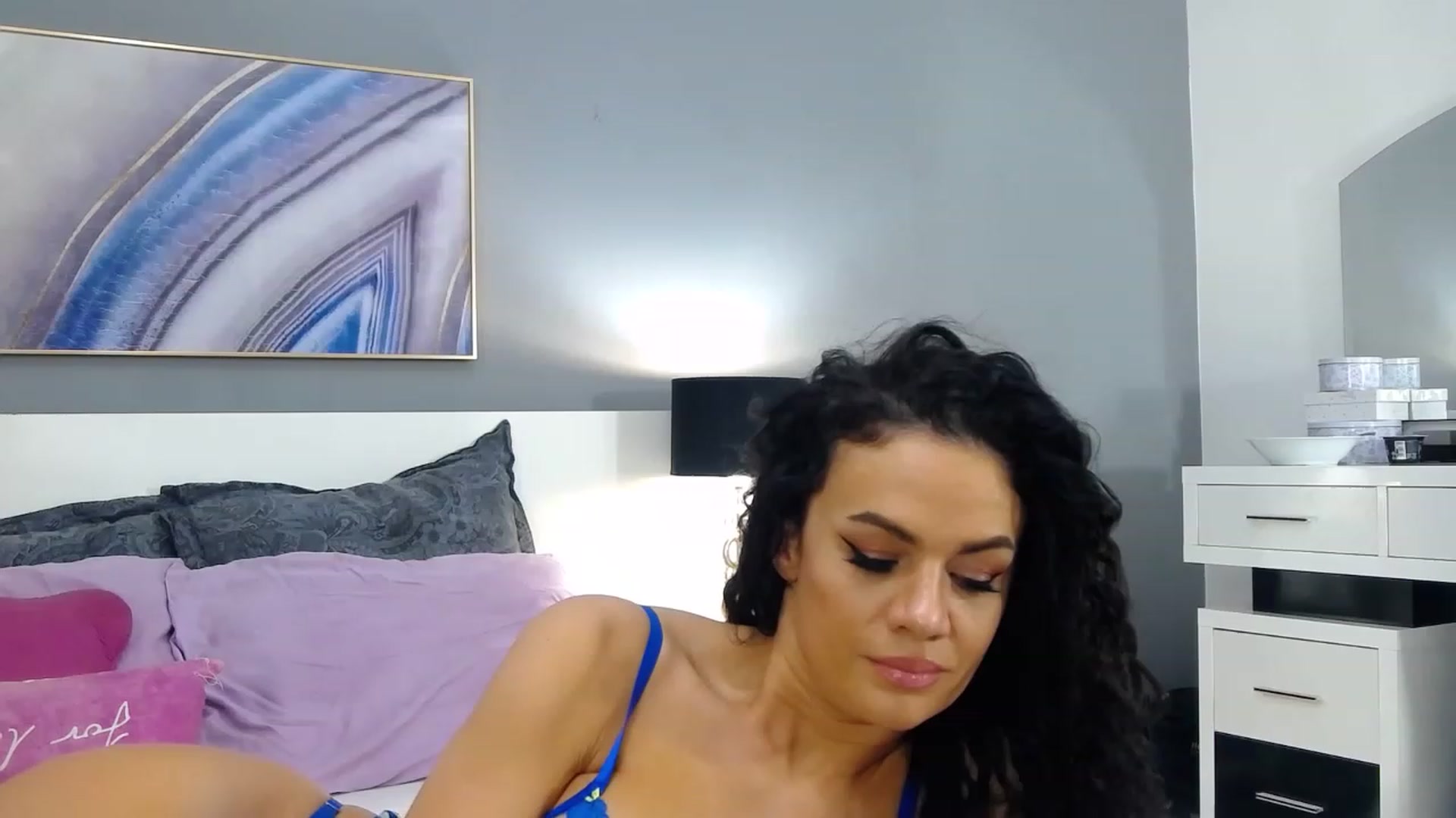 Gallery image thumbnail from Sophiejoulia's myfreecams stream on, 11/16/2022, 19:43 image 17 of 20