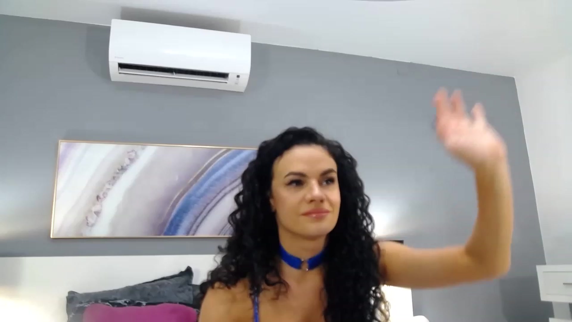 Gallery image thumbnail from Sophiejoulia's myfreecams stream on, 11/27/2022, 19:53 image 6 of 20