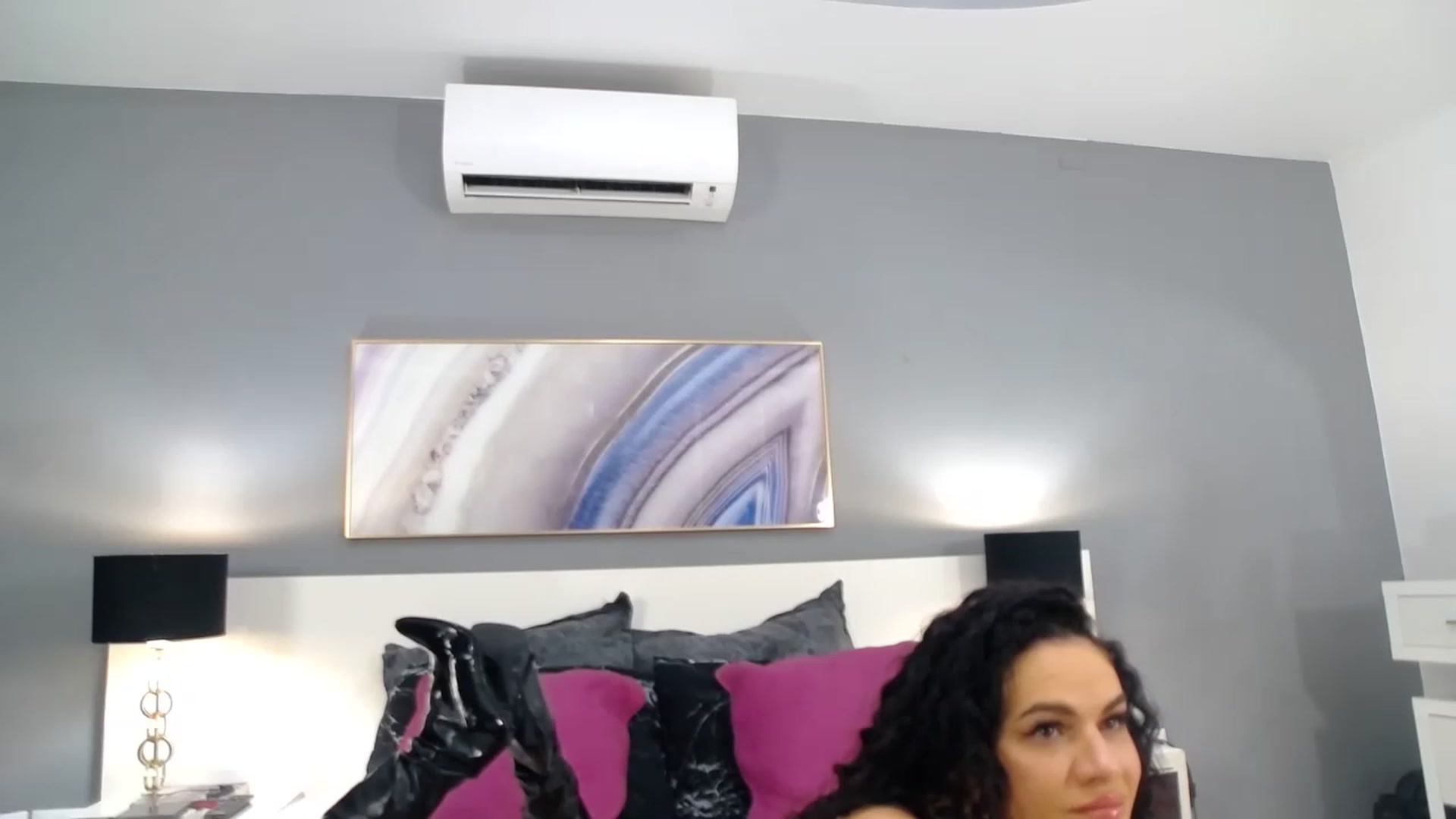 Gallery image thumbnail from Sophiejoulia's myfreecams stream on, 11/27/2022, 19:53 image 3 of 20