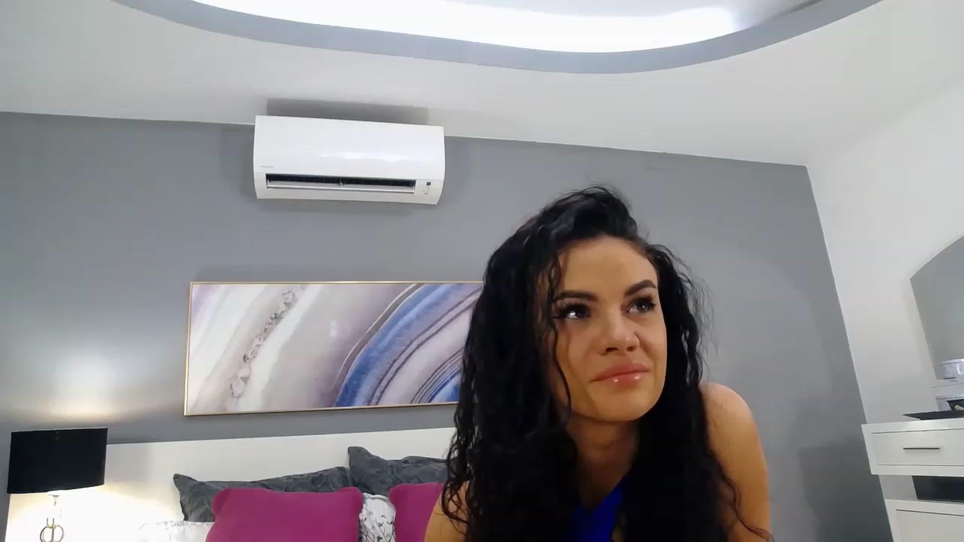 Gallery image thumbnail from Sophiejoulia's myfreecams stream on, 12/01/2022, 19:19 image 9 of 20