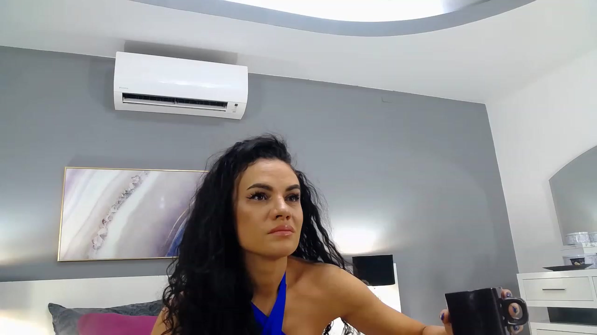 Gallery image thumbnail from Sophiejoulia's myfreecams stream on, 12/01/2022, 20:19 image 12 of 20
