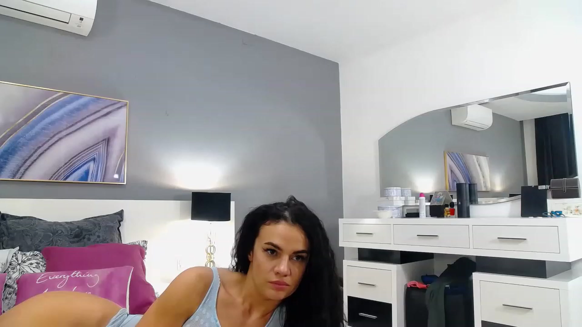 Gallery image thumbnail from Sophiejoulia's myfreecams stream on, 12/03/2022, 01:45 image 9 of 20