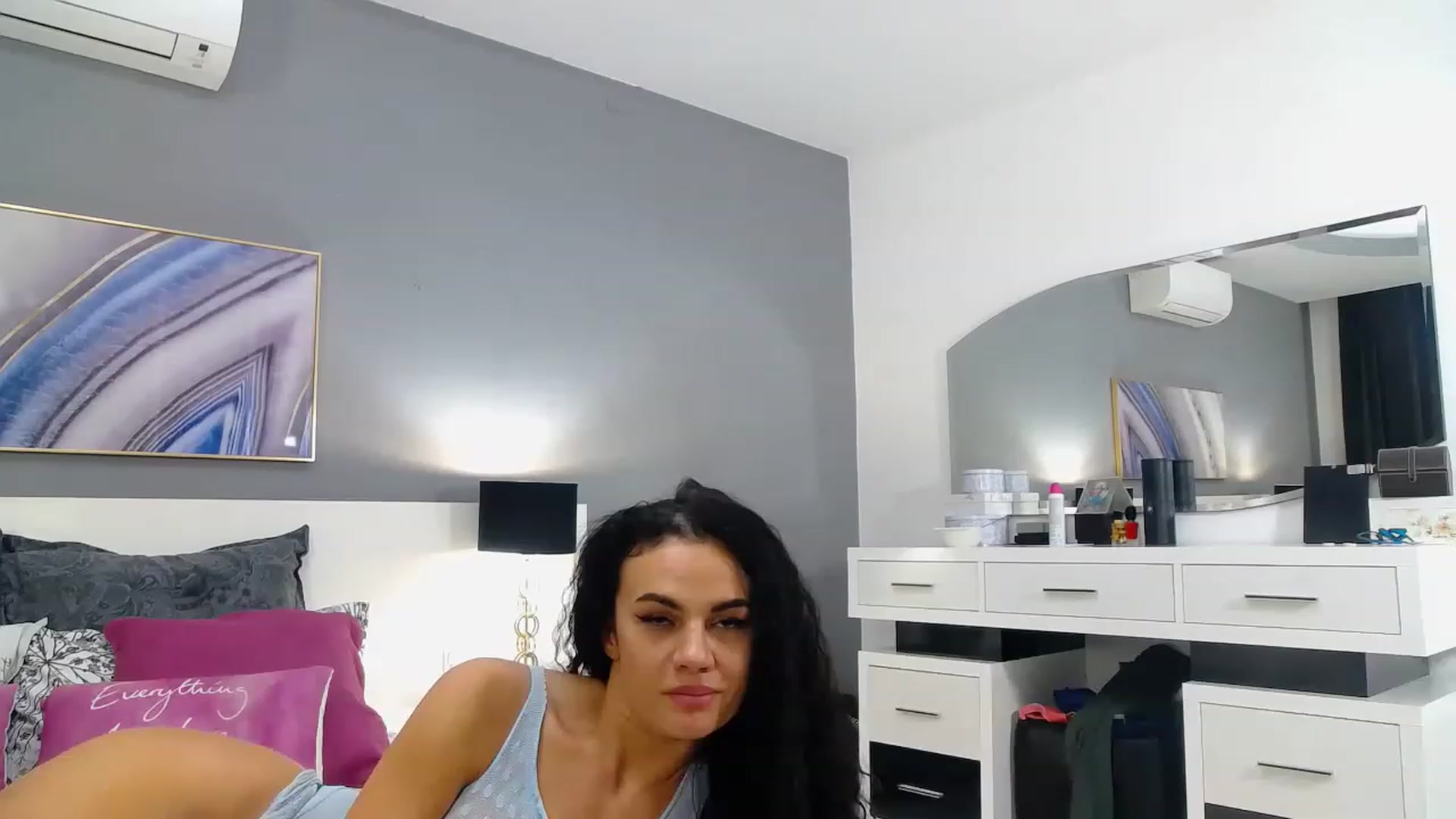 Gallery image thumbnail from Sophiejoulia's myfreecams stream on, 12/03/2022, 01:45 image 4 of 20