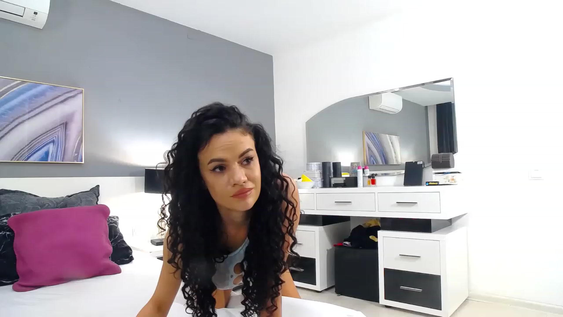 Gallery image thumbnail from Sophiejoulia's myfreecams stream on, 12/10/2022, 24:30 image 18 of 20