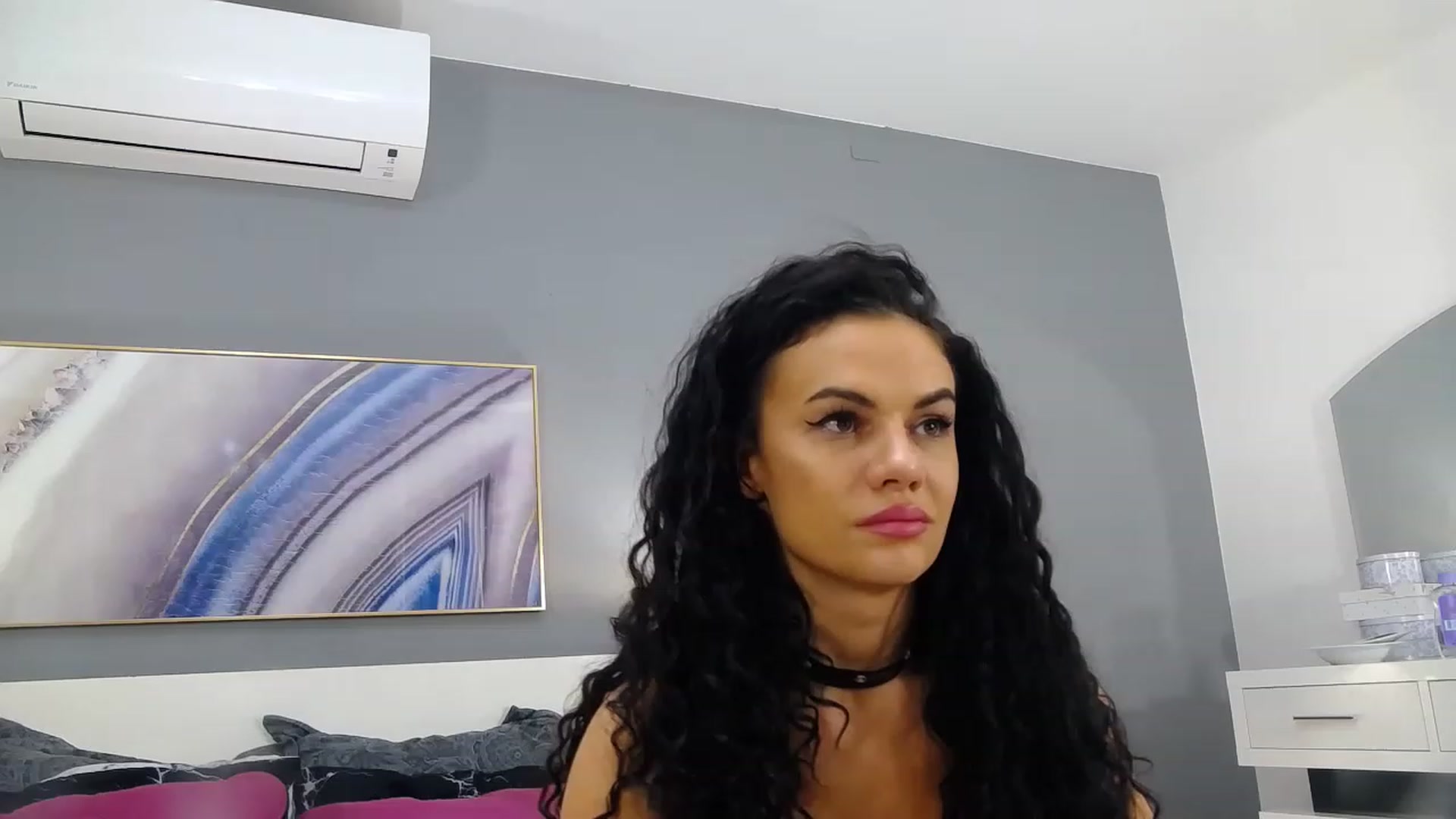 Gallery image thumbnail from Sophiejoulia's myfreecams stream on, 12/13/2022, 02:19 image 9 of 20