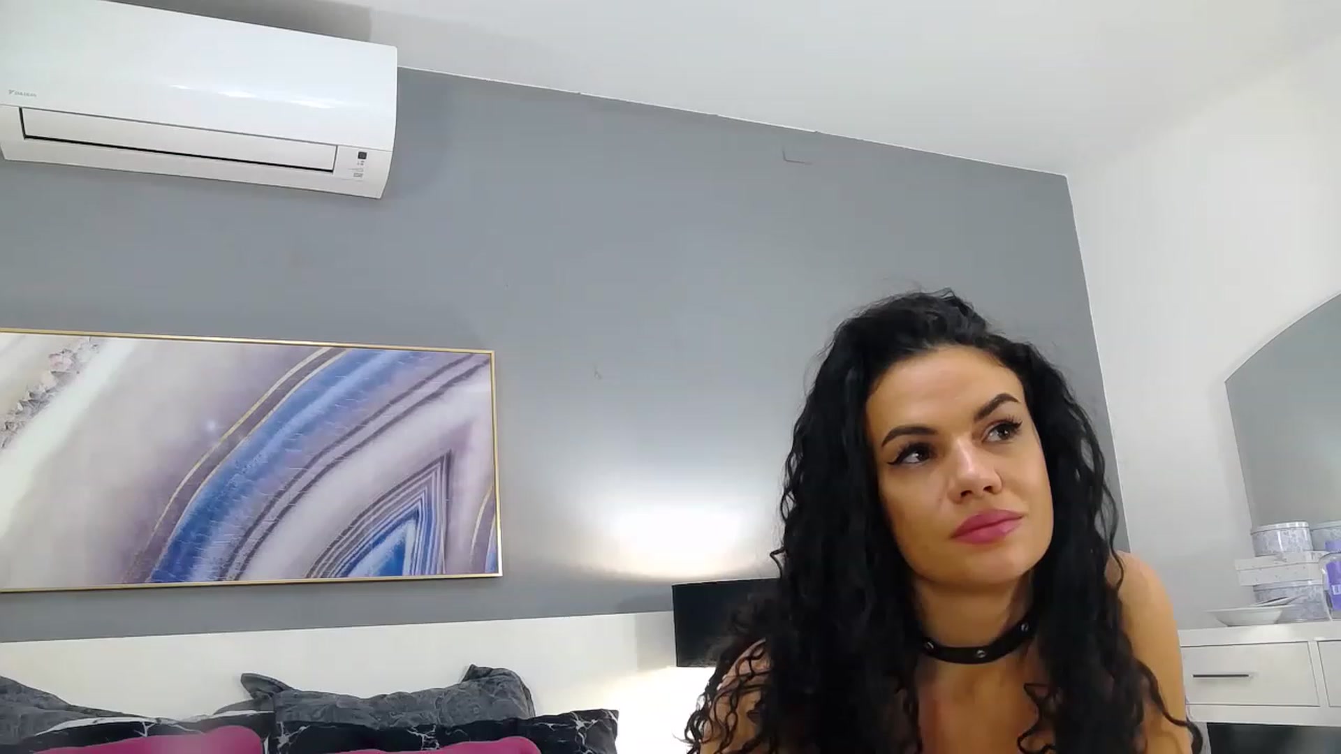 Gallery image thumbnail from Sophiejoulia's myfreecams stream on, 12/13/2022, 02:19 image 8 of 20
