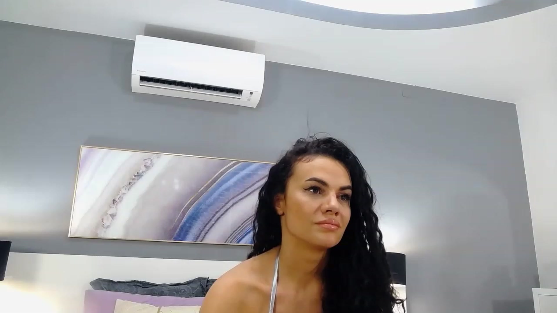 Gallery image thumbnail from Sophiejoulia's myfreecams stream on, 01/05/2023, 20:40 image 6 of 20