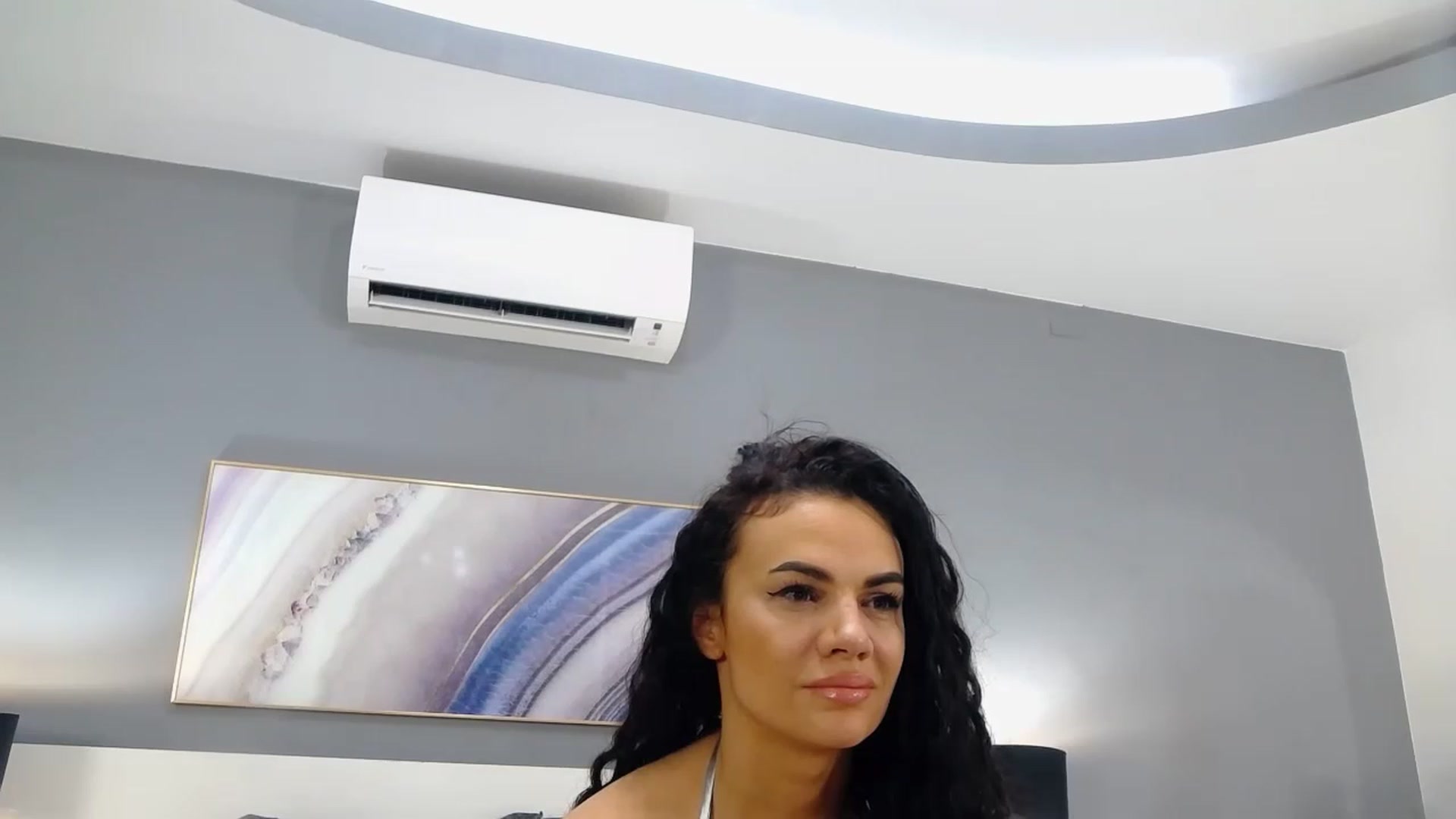 Gallery image thumbnail from Sophiejoulia's myfreecams stream on, 01/05/2023, 20:40 image 4 of 20