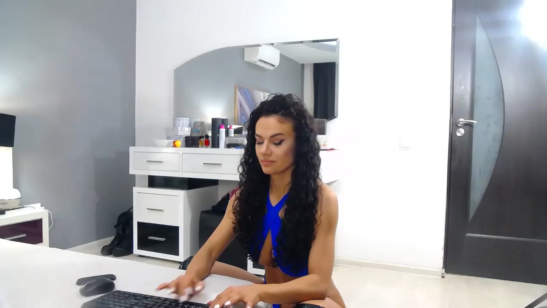 Gallery image thumbnail from Sophiejoulia's myfreecams stream on, 01/10/2023, 21:15 image 20 of 20