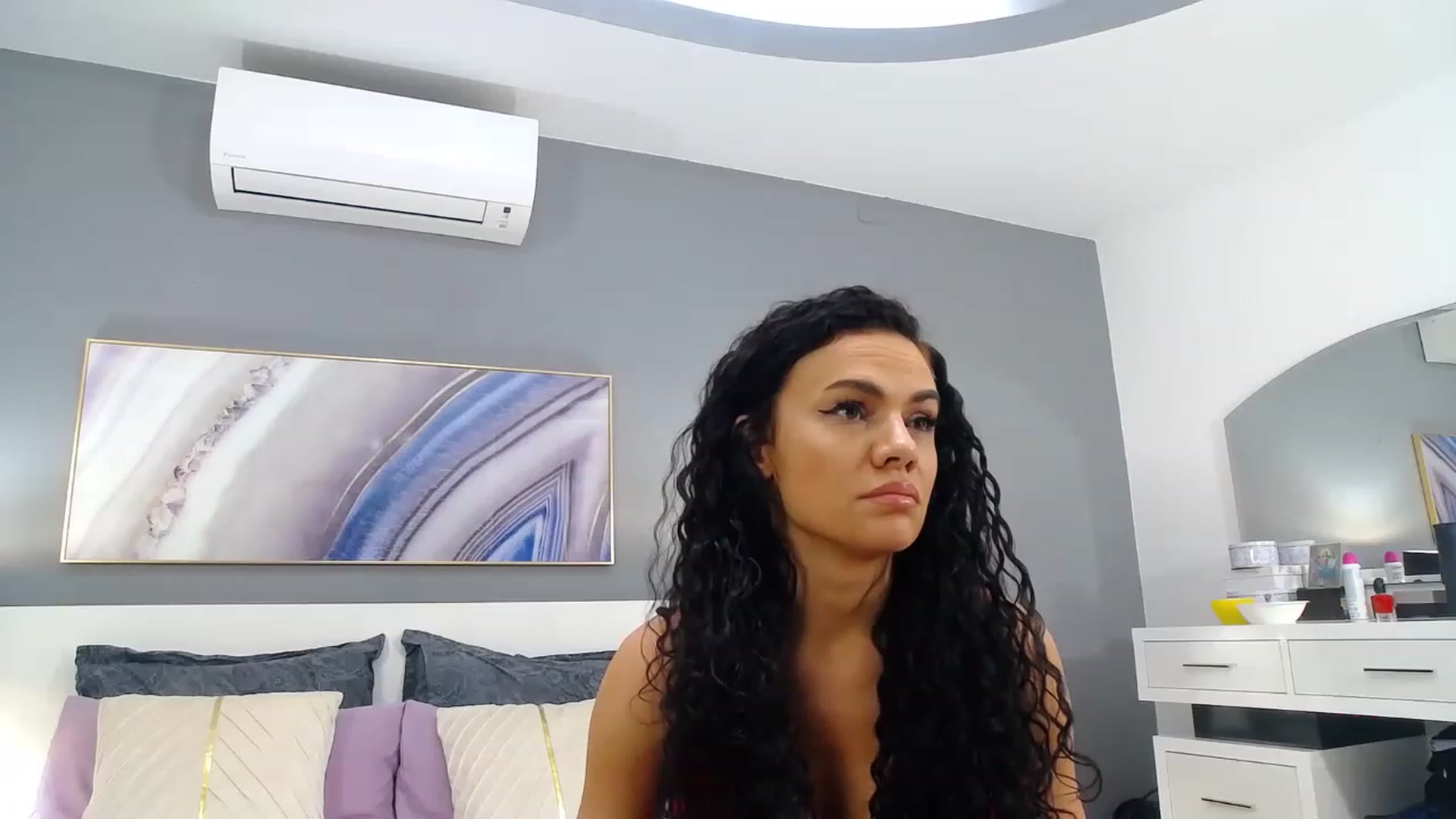 Gallery image thumbnail from Sophiejoulia's myfreecams stream on, 01/22/2023, 19:46 image 16 of 20