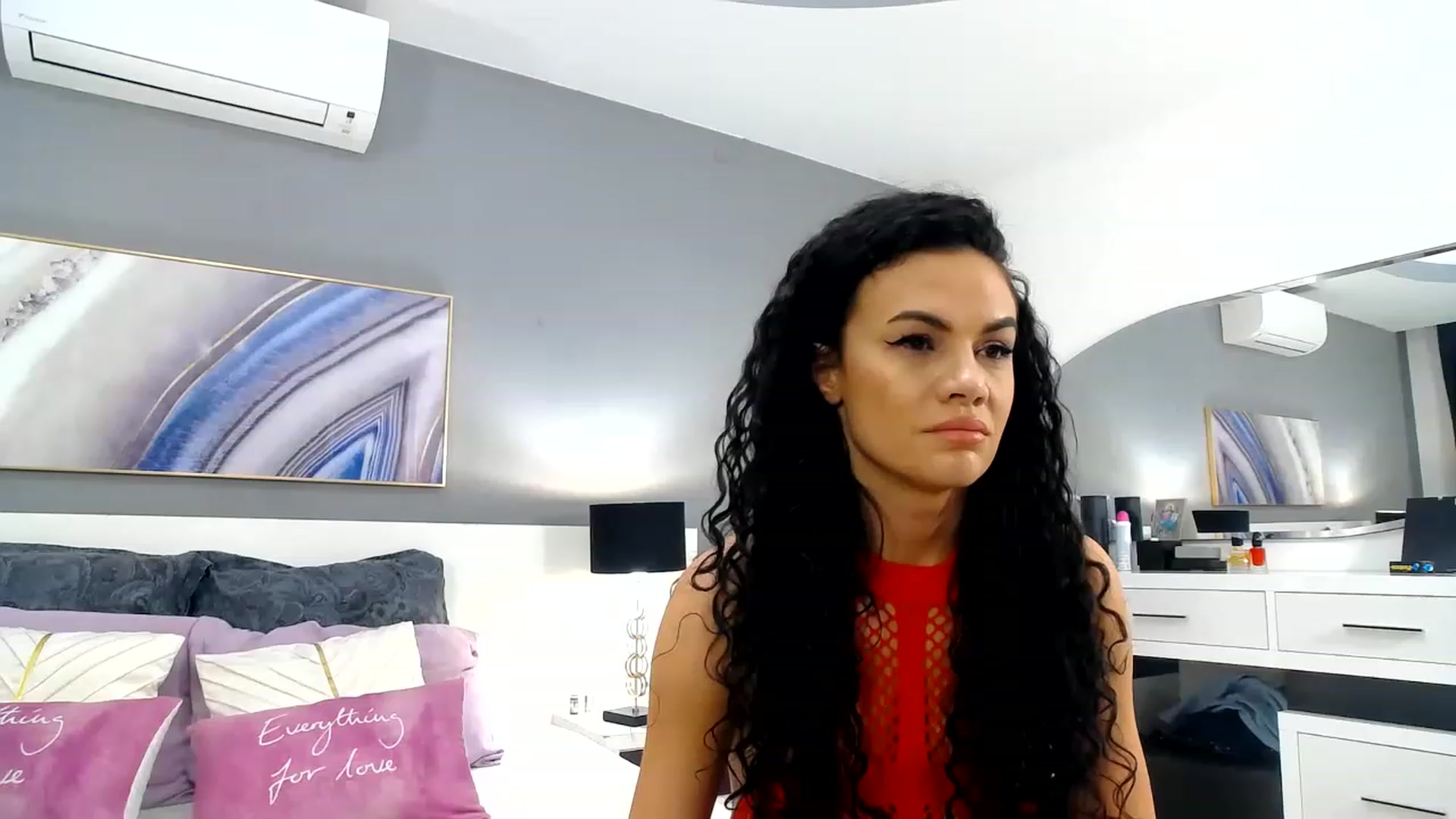 Gallery image thumbnail from Sophiejoulia's myfreecams stream on, 01/25/2023, 23:09 image 6 of 20