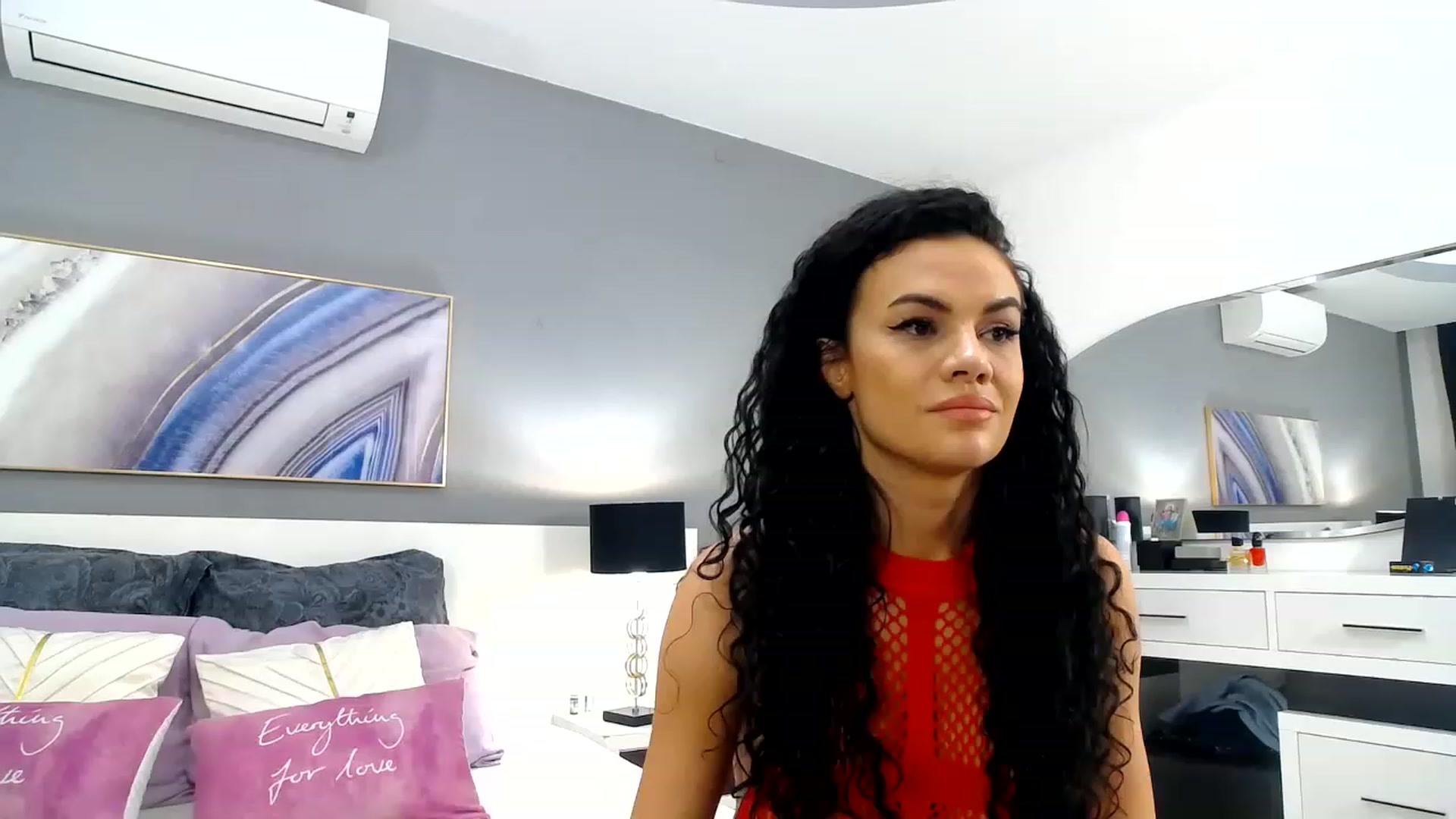 Gallery image thumbnail from Sophiejoulia's myfreecams stream on, 01/25/2023, 23:09 image 4 of 20