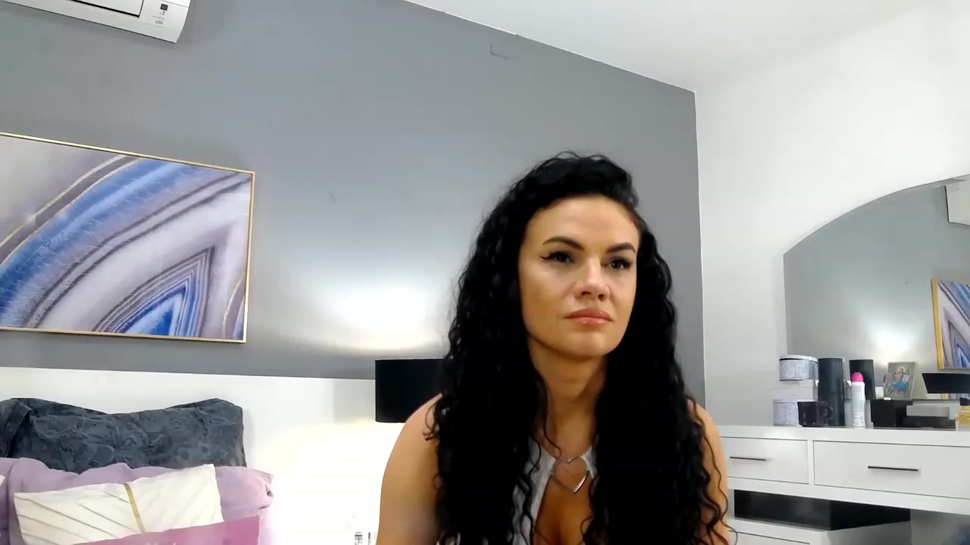 Gallery image thumbnail from Sophiejoulia's myfreecams stream on, 01/26/2023, 01:11 image 17 of 20