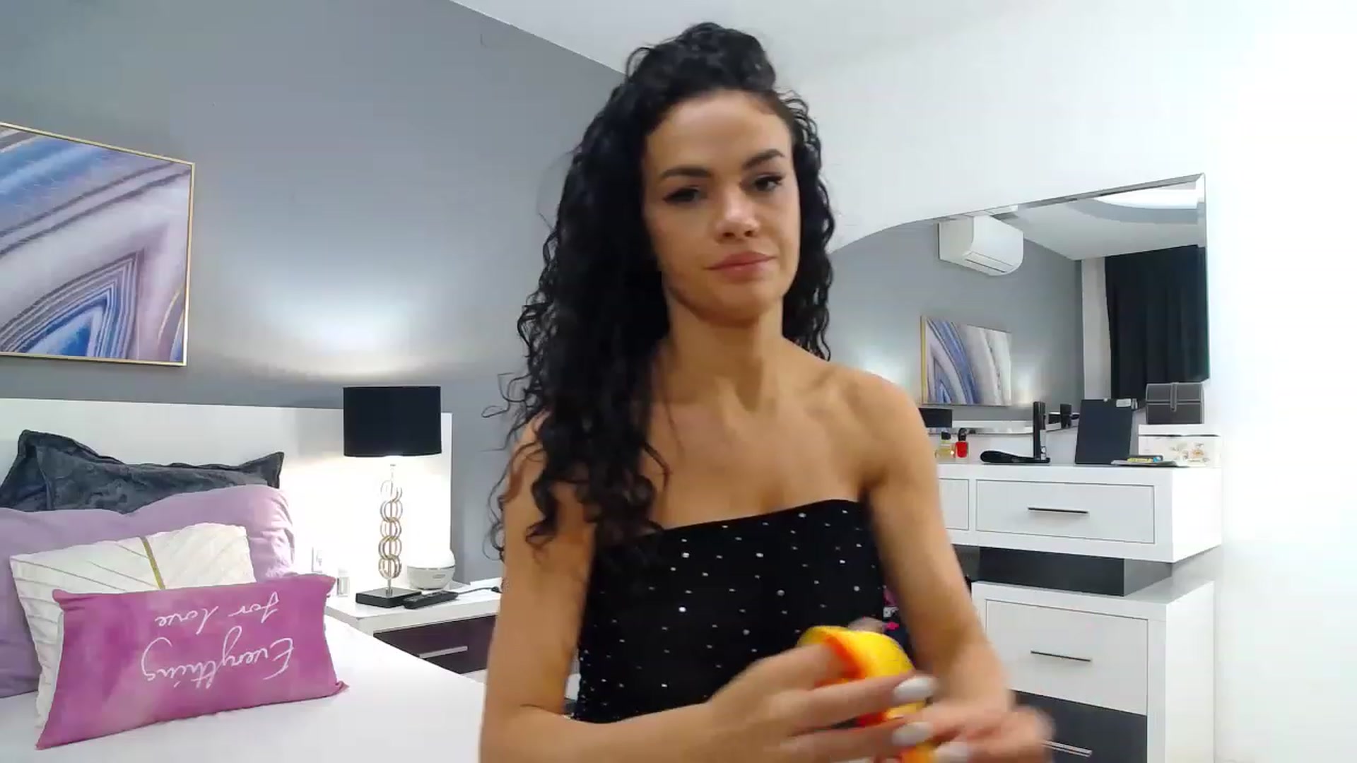 Gallery image thumbnail from Sophiejoulia's myfreecams stream on, 01/26/2023, 20:26 image 12 of 20