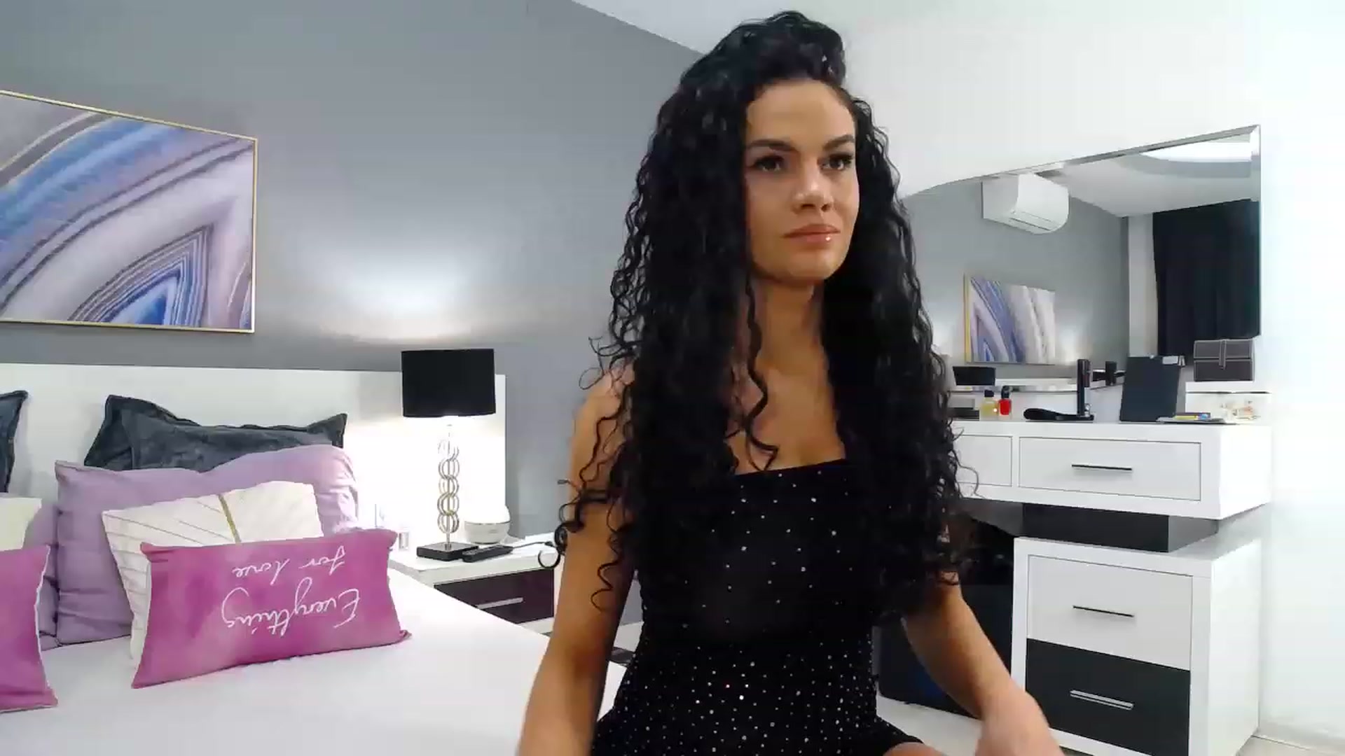 Gallery image thumbnail from Sophiejoulia's myfreecams stream on, 01/26/2023, 20:26 image 18 of 20