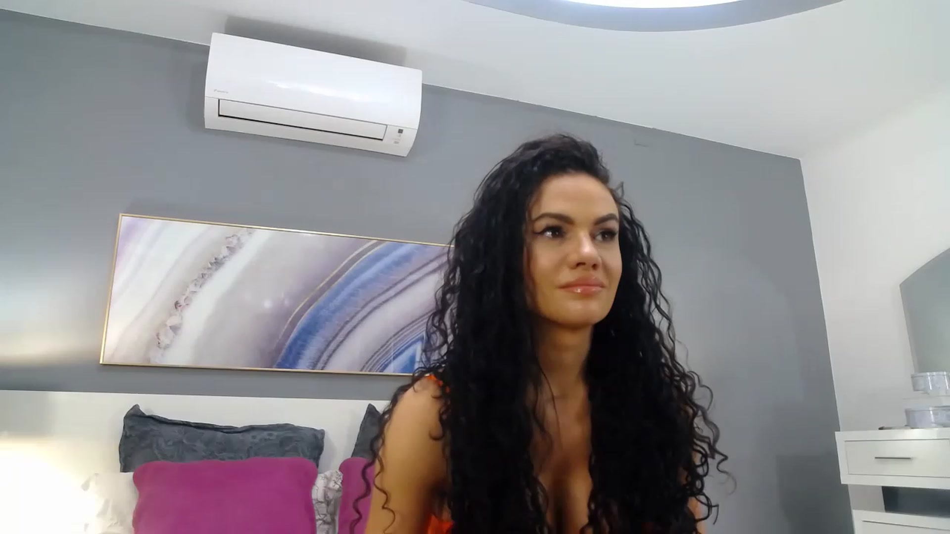 Gallery image thumbnail from Sophiejoulia's myfreecams stream on, 02/23/2023, 20:42 image 11 of 20