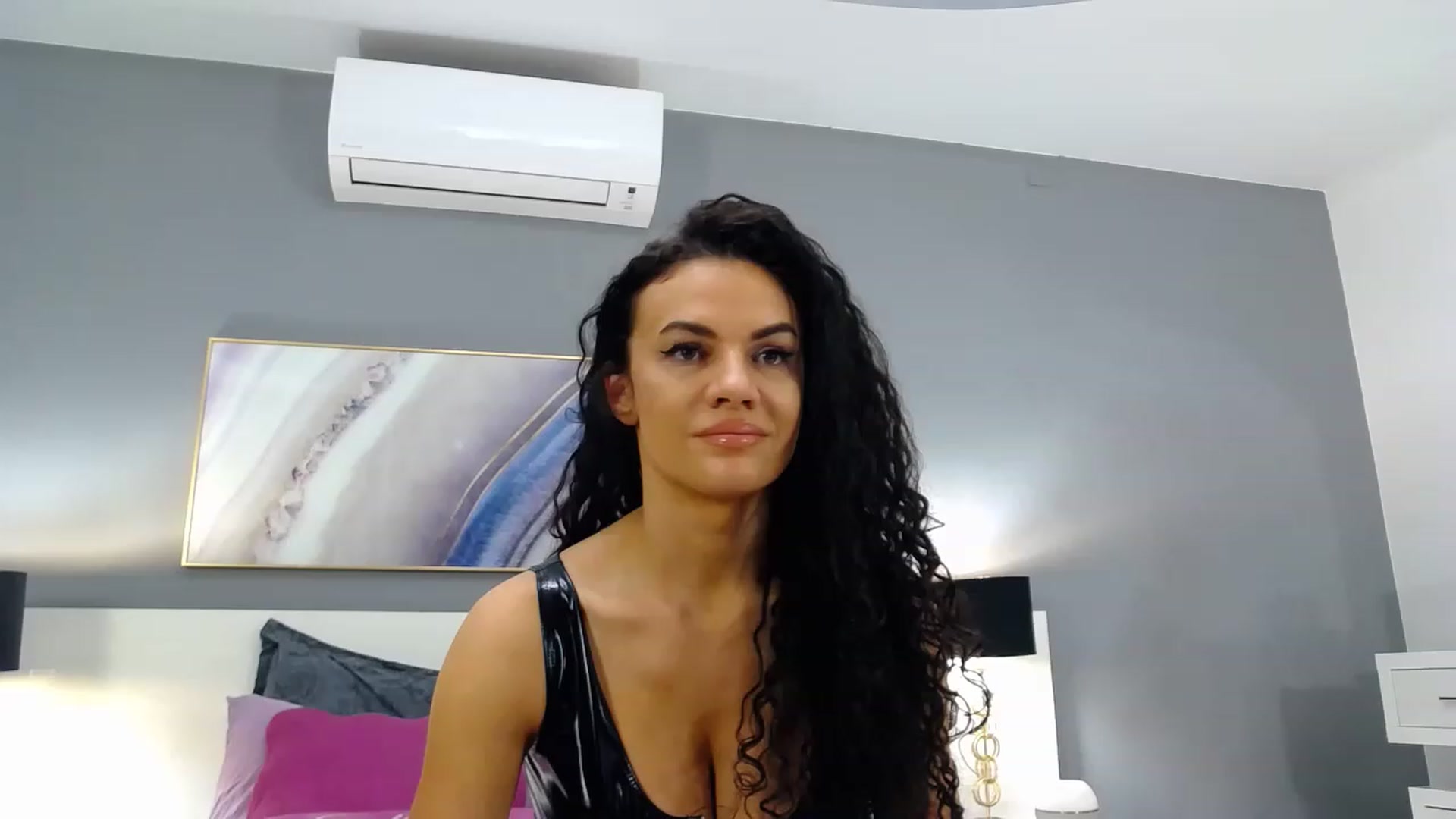 Gallery image thumbnail from Sophiejoulia's myfreecams stream on, 02/26/2023, 01:47 image 3 of 20