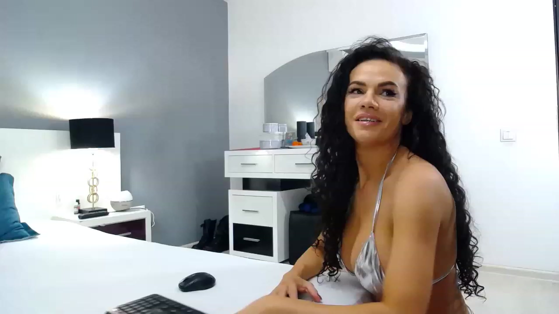 Gallery image thumbnail from Sophiejoulia's myfreecams stream on, 03/05/2023, 22:22 image 1 of 20