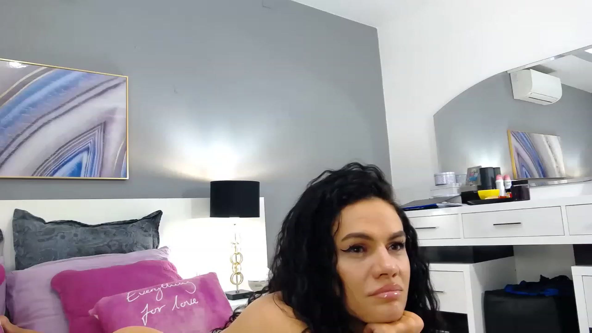 Gallery image thumbnail from Sophiejoulia's myfreecams stream on, 03/12/2023, 01:46 image 10 of 20