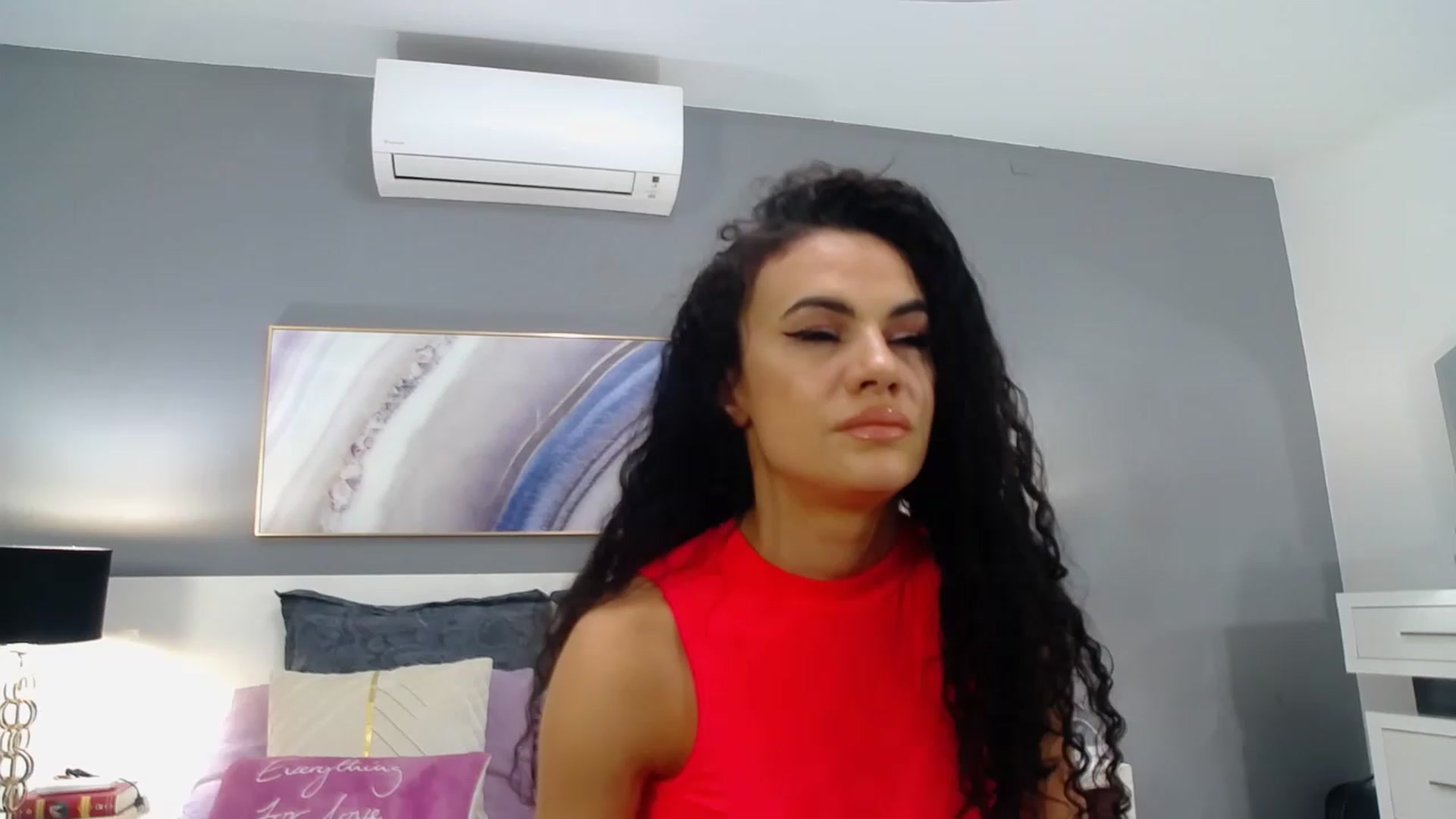 Gallery image thumbnail from Sophiejoulia's myfreecams stream on, 05/03/2023, 19:37 image 16 of 20