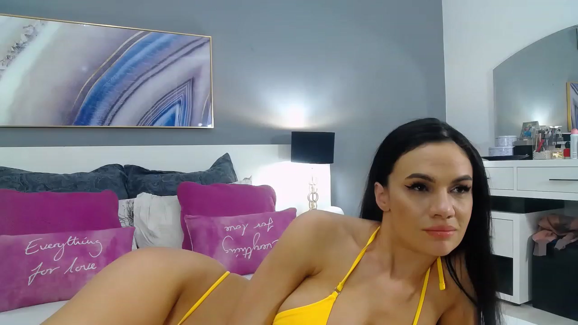 Gallery image thumbnail from Sophiejoulia's myfreecams stream on, 05/08/2023, 20:44 image 11 of 20