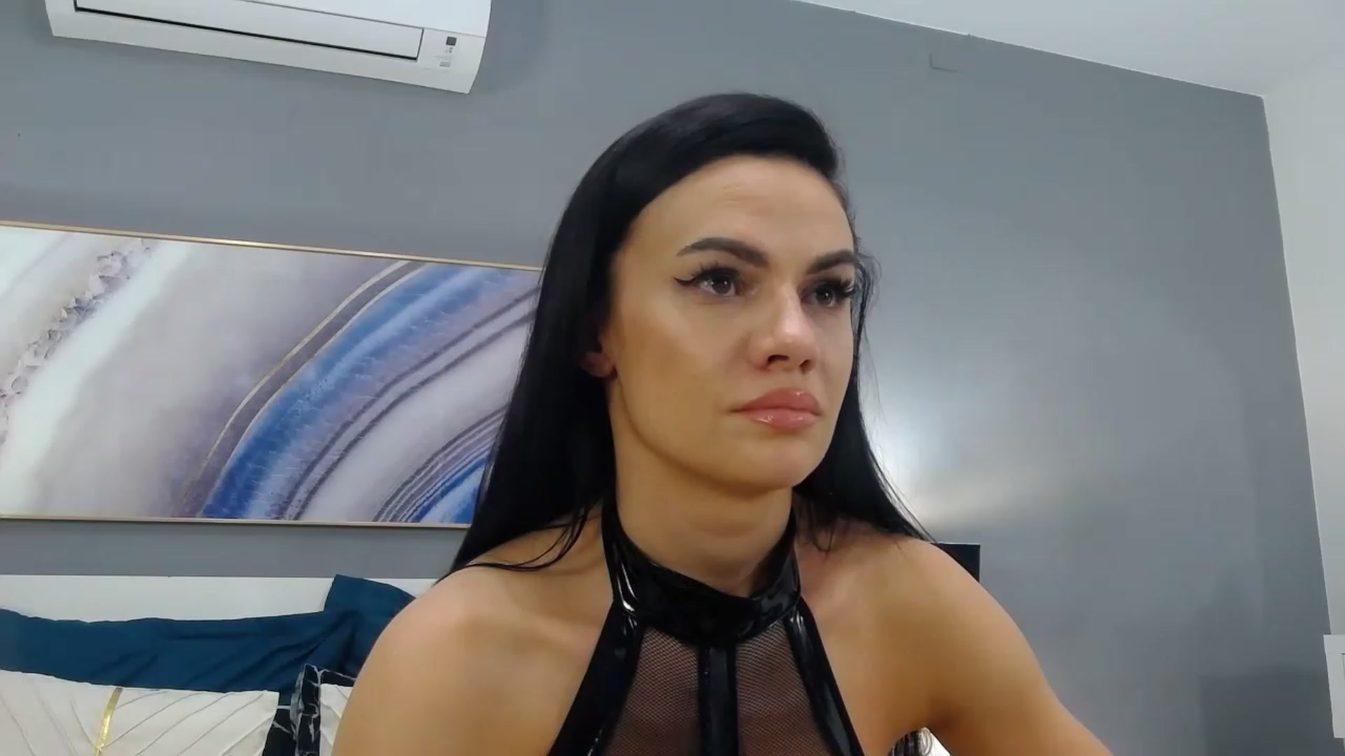 Gallery image thumbnail from Sophiejoulia's myfreecams stream on, 05/13/2023, 19:13 image 17 of 20