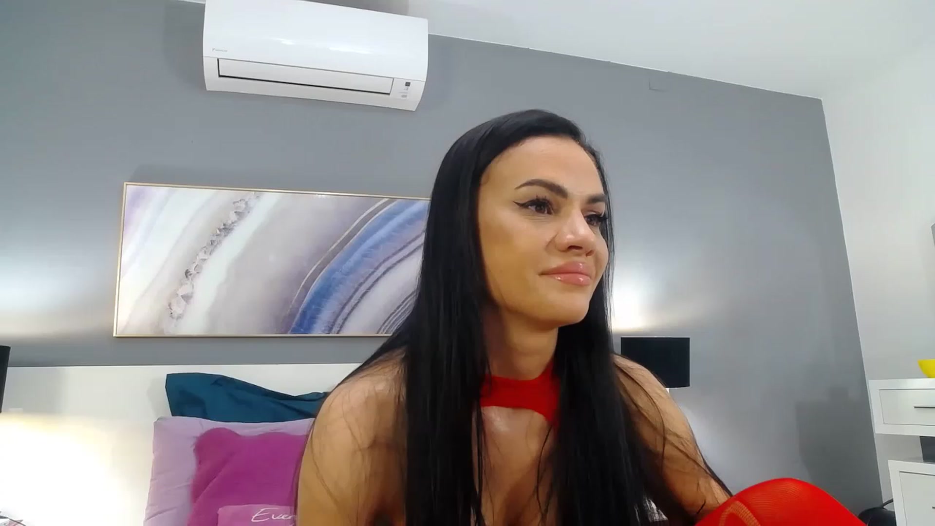 Gallery image thumbnail from Sophiejoulia's myfreecams stream on, 05/14/2023, 20:42 image 6 of 20