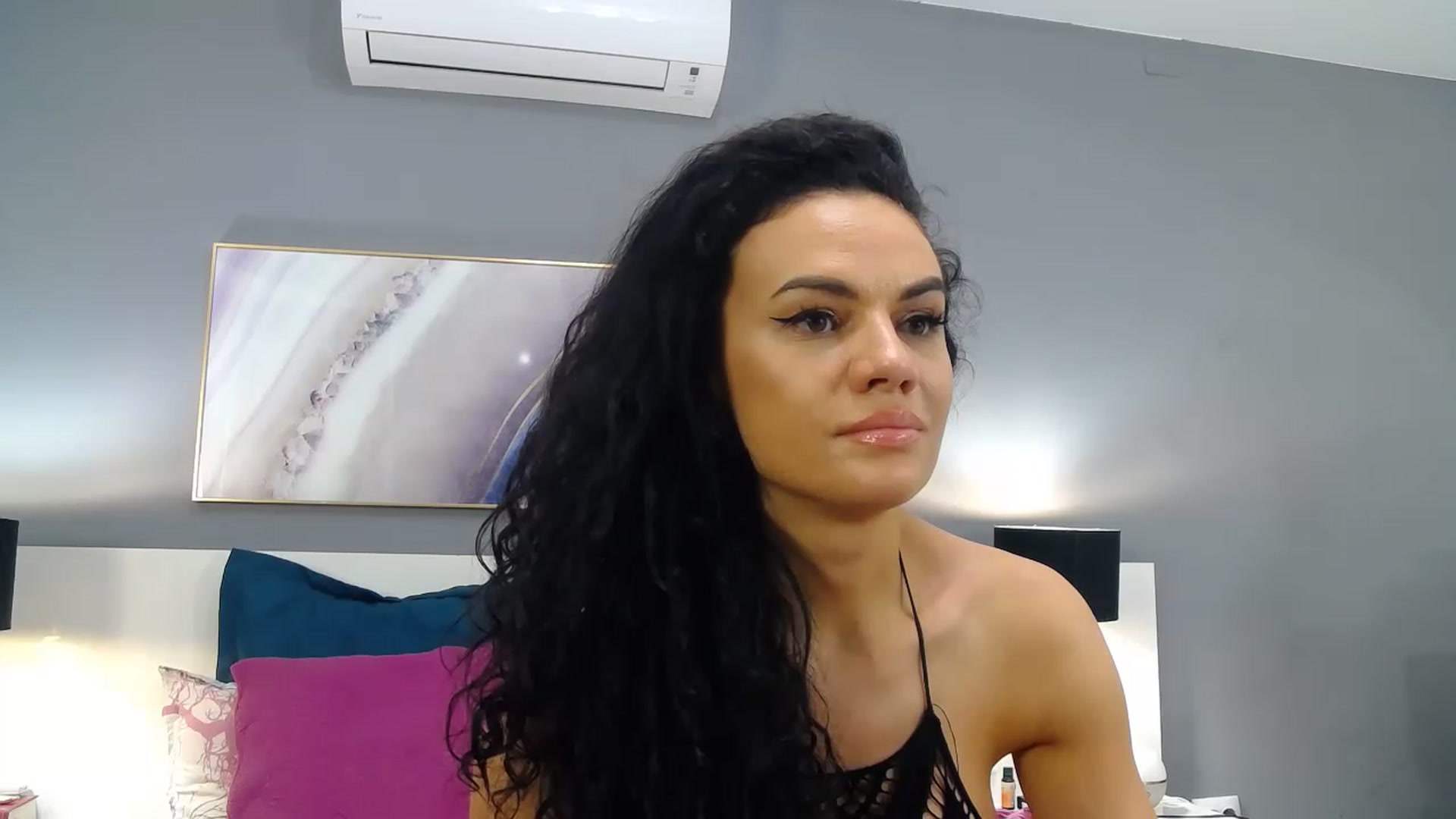 Gallery image thumbnail from Sophiejoulia's myfreecams stream on, 05/21/2023, 24:29 image 13 of 20
