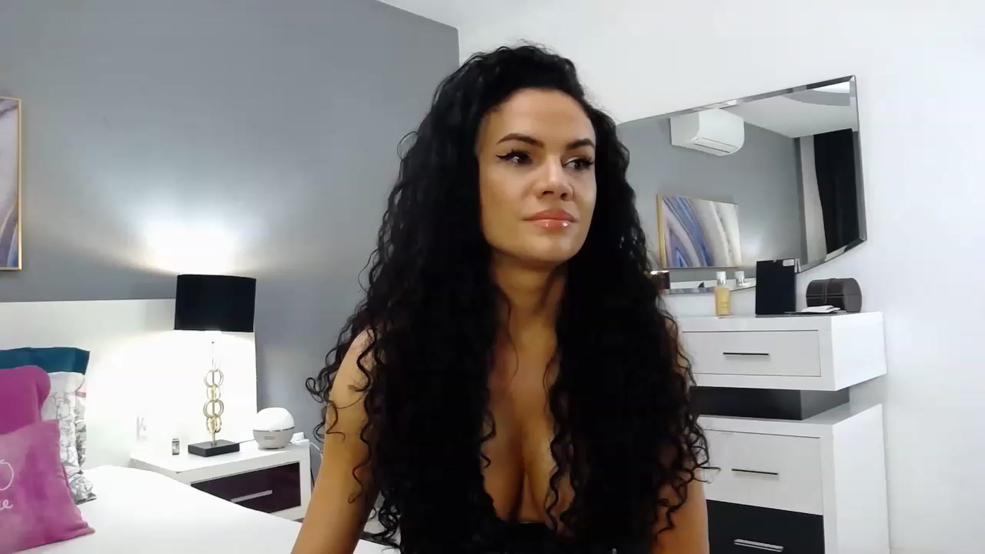 Gallery image thumbnail from Sophiejoulia's myfreecams stream on, 05/27/2023, 19:26 image 9 of 20