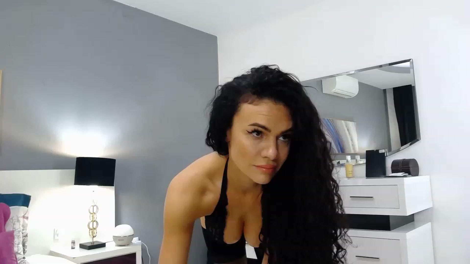 Gallery image thumbnail from Sophiejoulia's myfreecams stream on, 05/27/2023, 19:26 image 17 of 20
