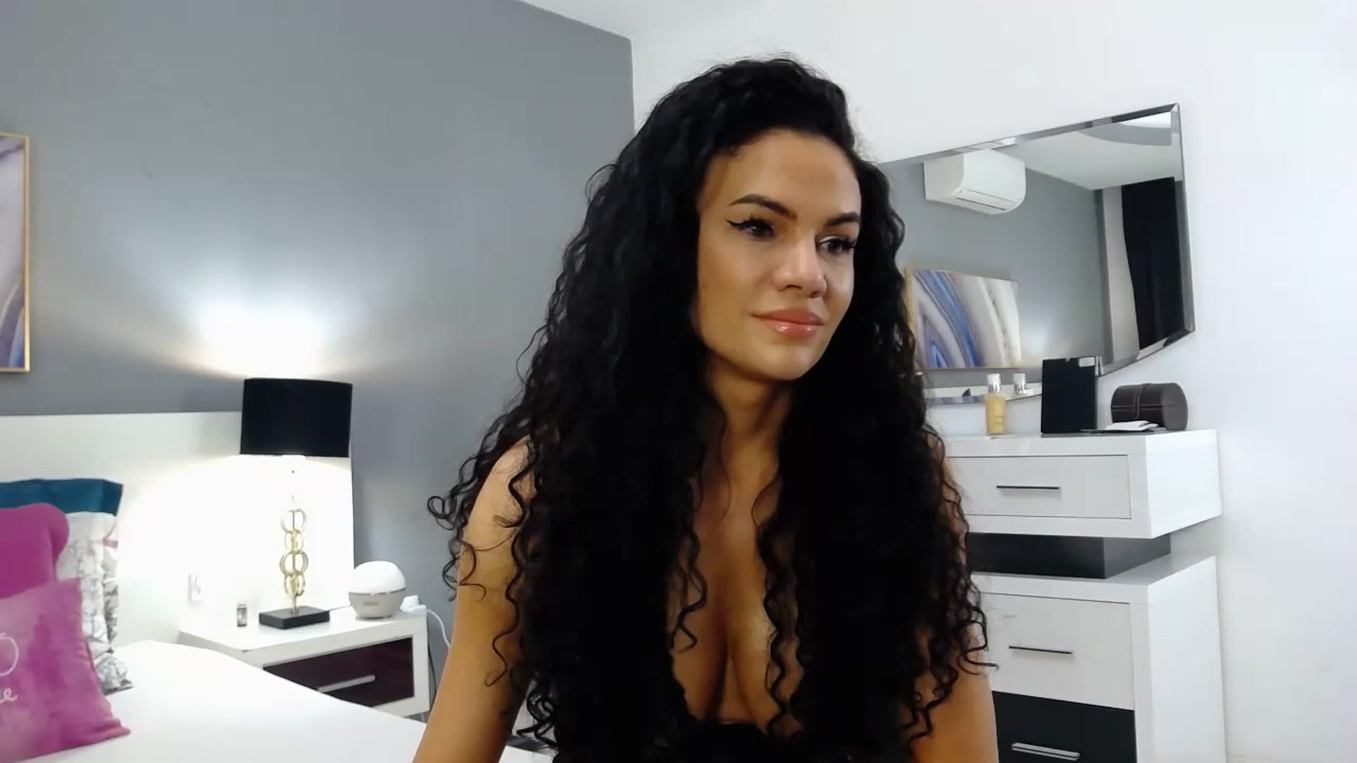 Gallery image thumbnail from Sophiejoulia's myfreecams stream on, 05/27/2023, 19:26 image 6 of 20