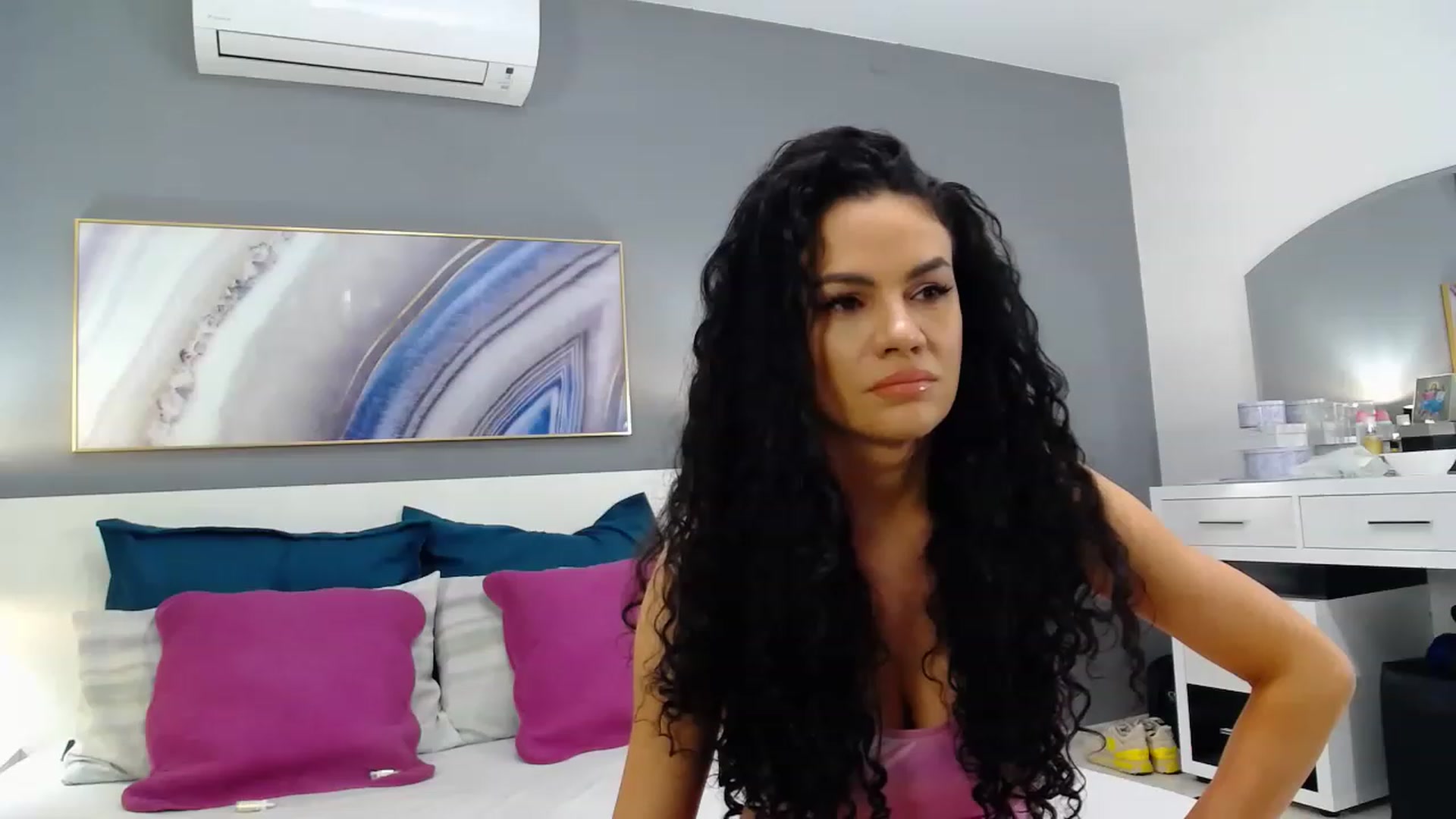 Gallery image thumbnail from Sophiejoulia's myfreecams stream on, 06/12/2023, 18:35 image 7 of 20