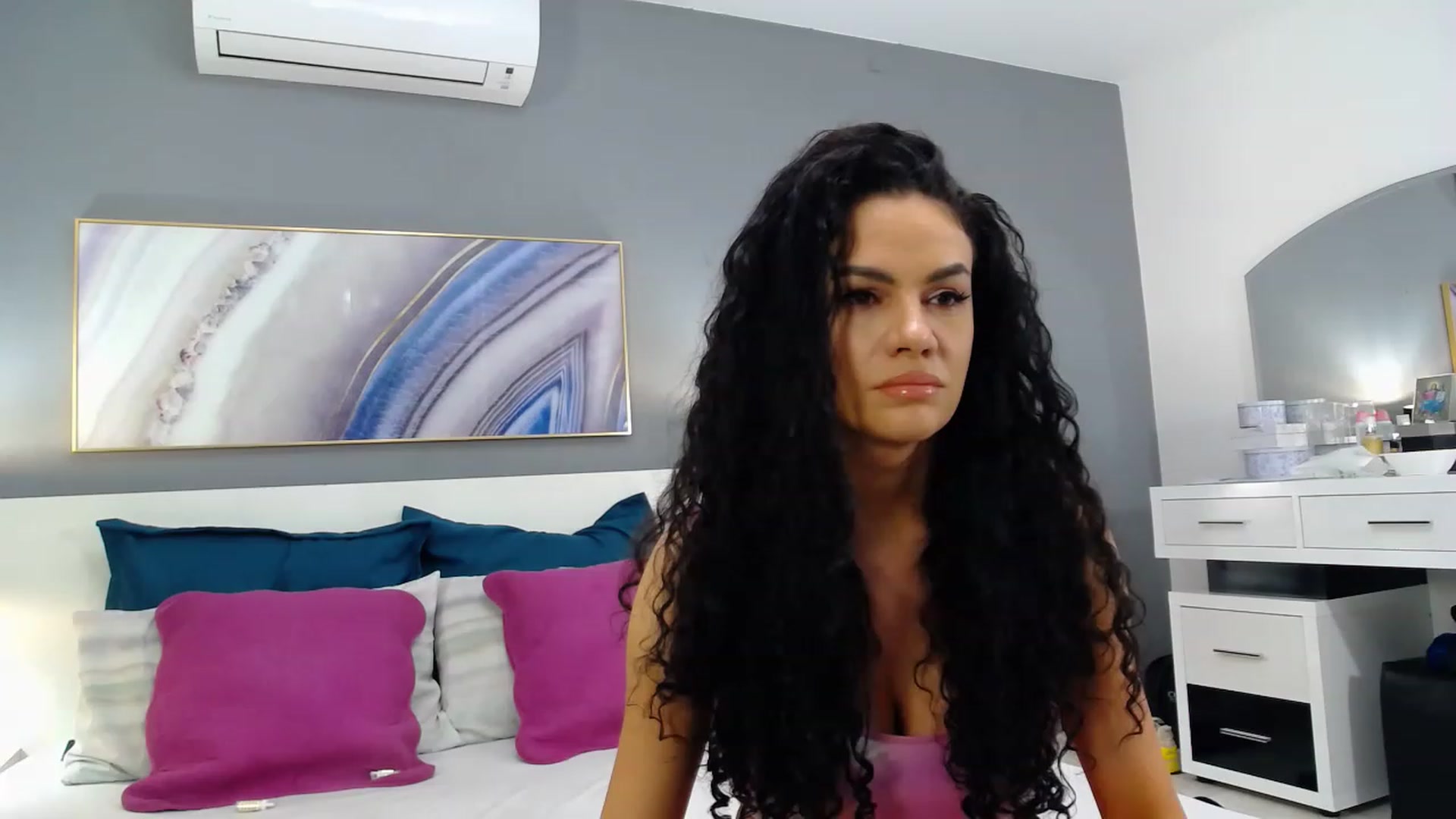 Gallery image thumbnail from Sophiejoulia's myfreecams stream on, 06/12/2023, 18:35 image 8 of 20