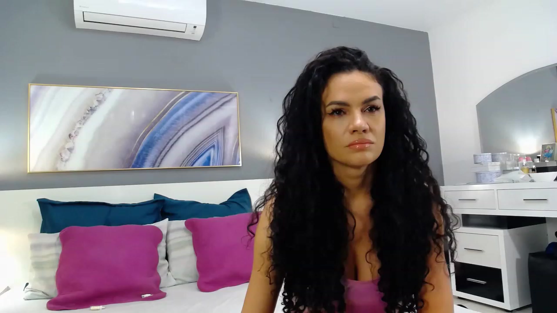 Gallery image thumbnail from Sophiejoulia's myfreecams stream on, 06/12/2023, 18:35 image 1 of 20