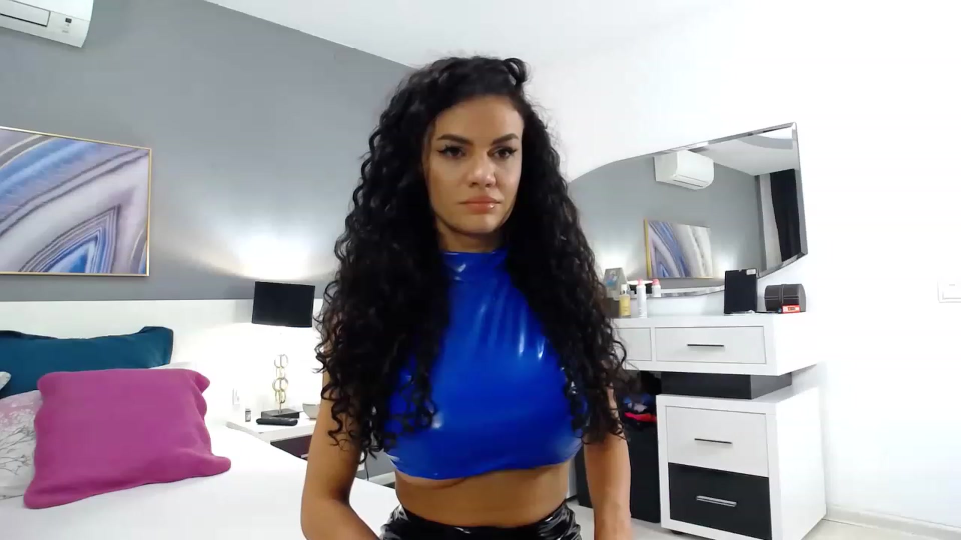 Gallery image thumbnail from Sophiejoulia's myfreecams stream on, 06/16/2023, 18:28 image 19 of 20