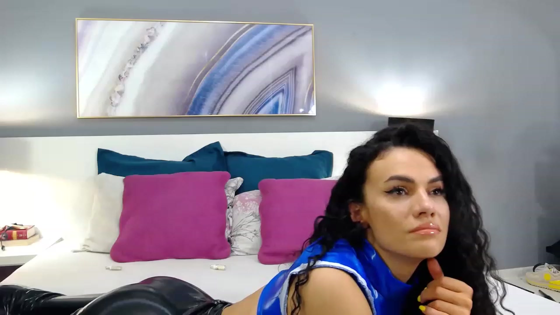 Gallery image thumbnail from Sophiejoulia's myfreecams stream on, 06/16/2023, 18:28 image 6 of 20