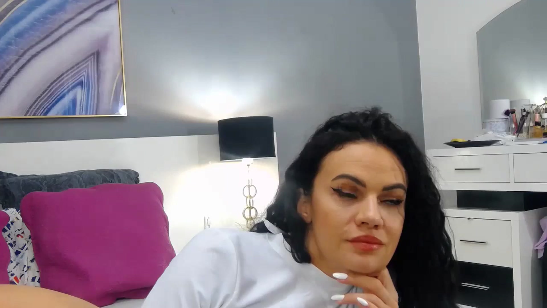 Gallery image thumbnail from Sophiejoulia's myfreecams stream on, 11/23/2023, 18:25 image 3 of 20