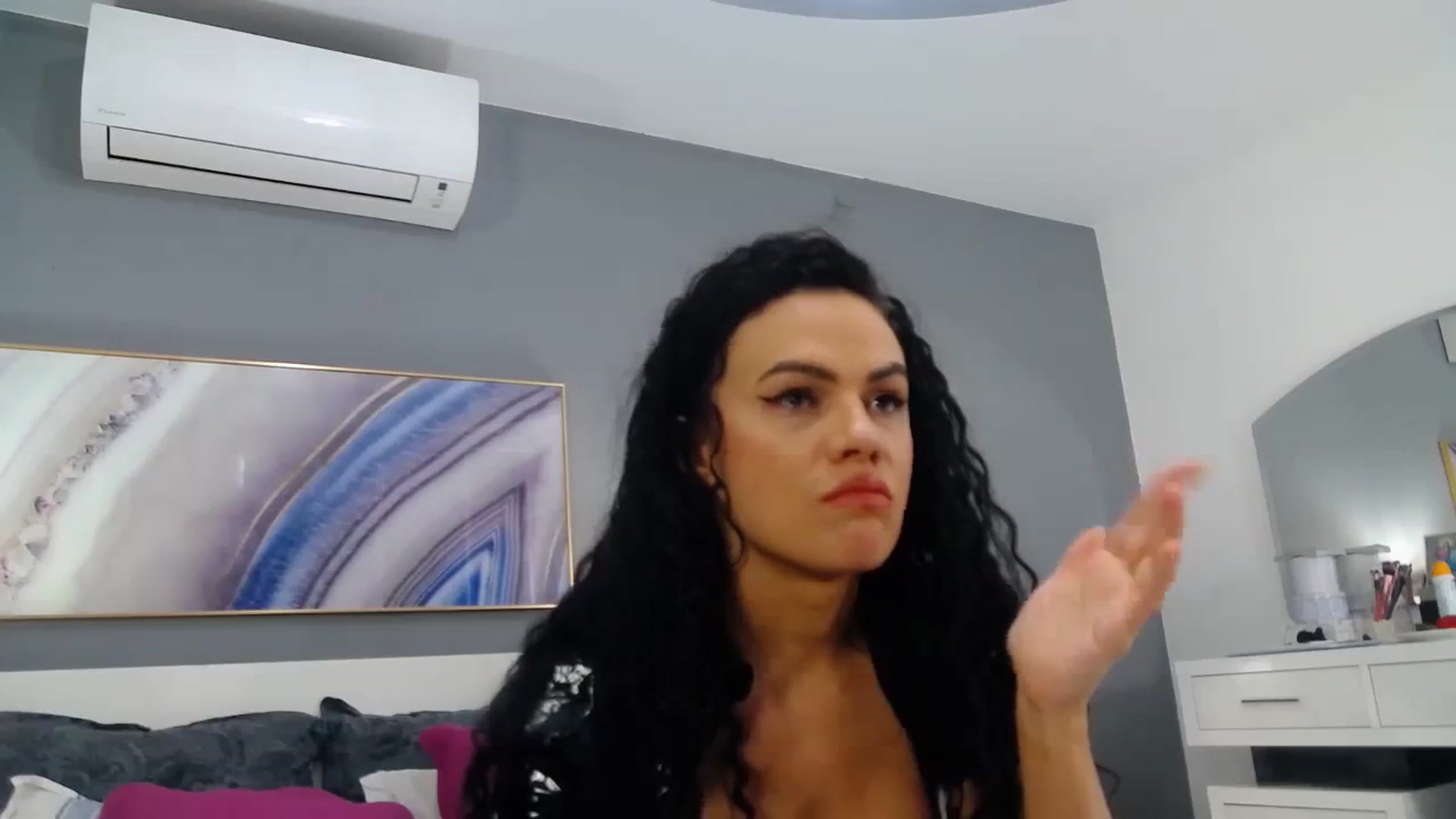 Gallery image thumbnail from Sophiejoulia's myfreecams stream on, 11/27/2023, 18:23 image 7 of 20