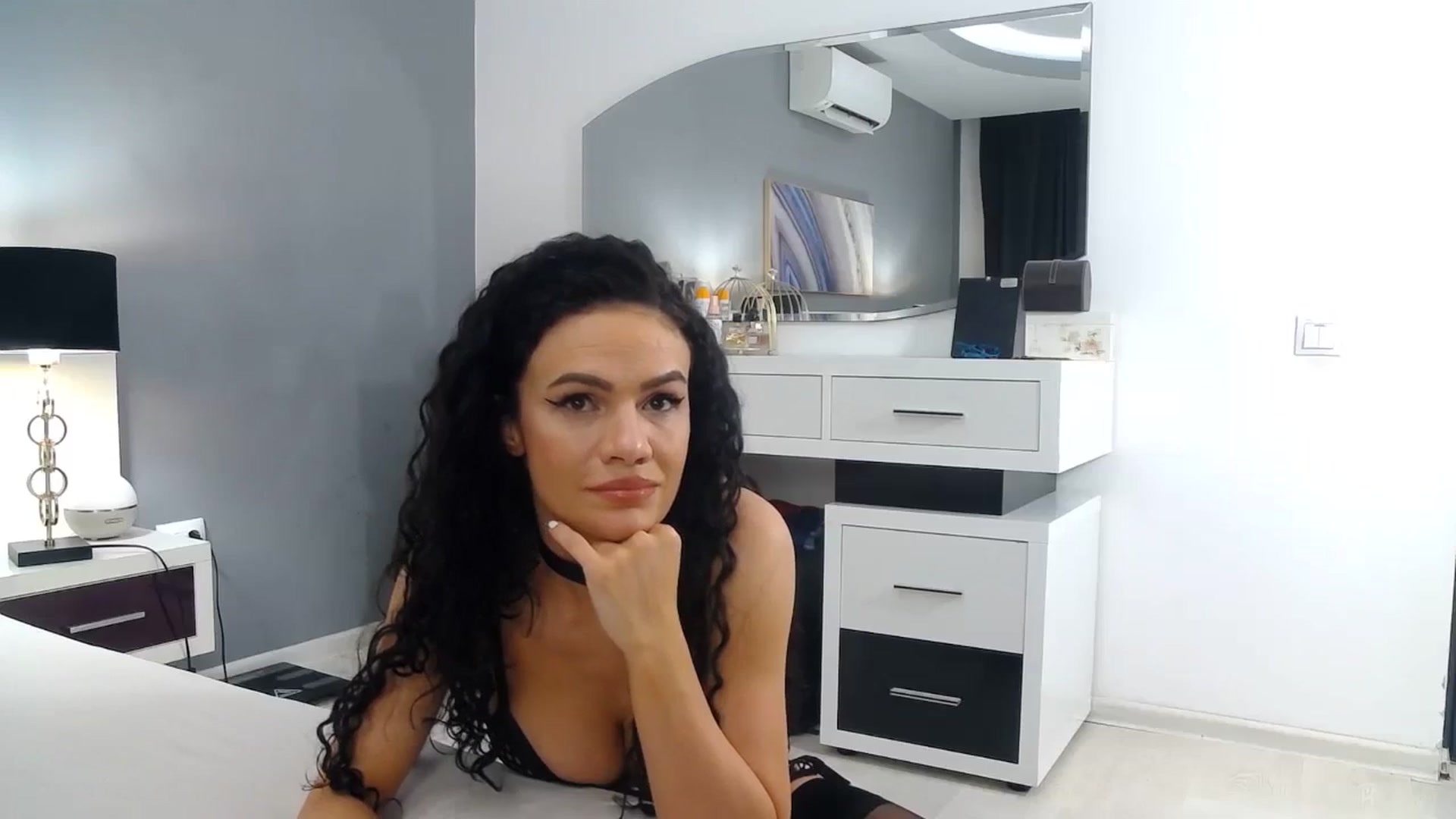 Gallery image thumbnail from Sophiejoulia's myfreecams stream on, 12/01/2023, 18:37 image 20 of 20