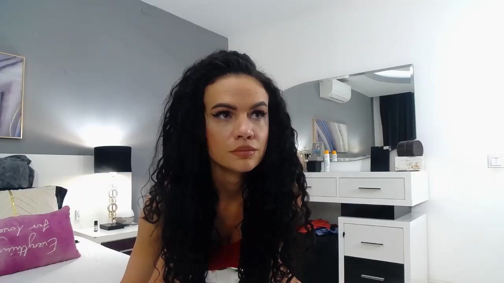 Gallery image thumbnail from Sophiejoulia's myfreecams stream on, 12/02/2023, 18:25 image 13 of 20