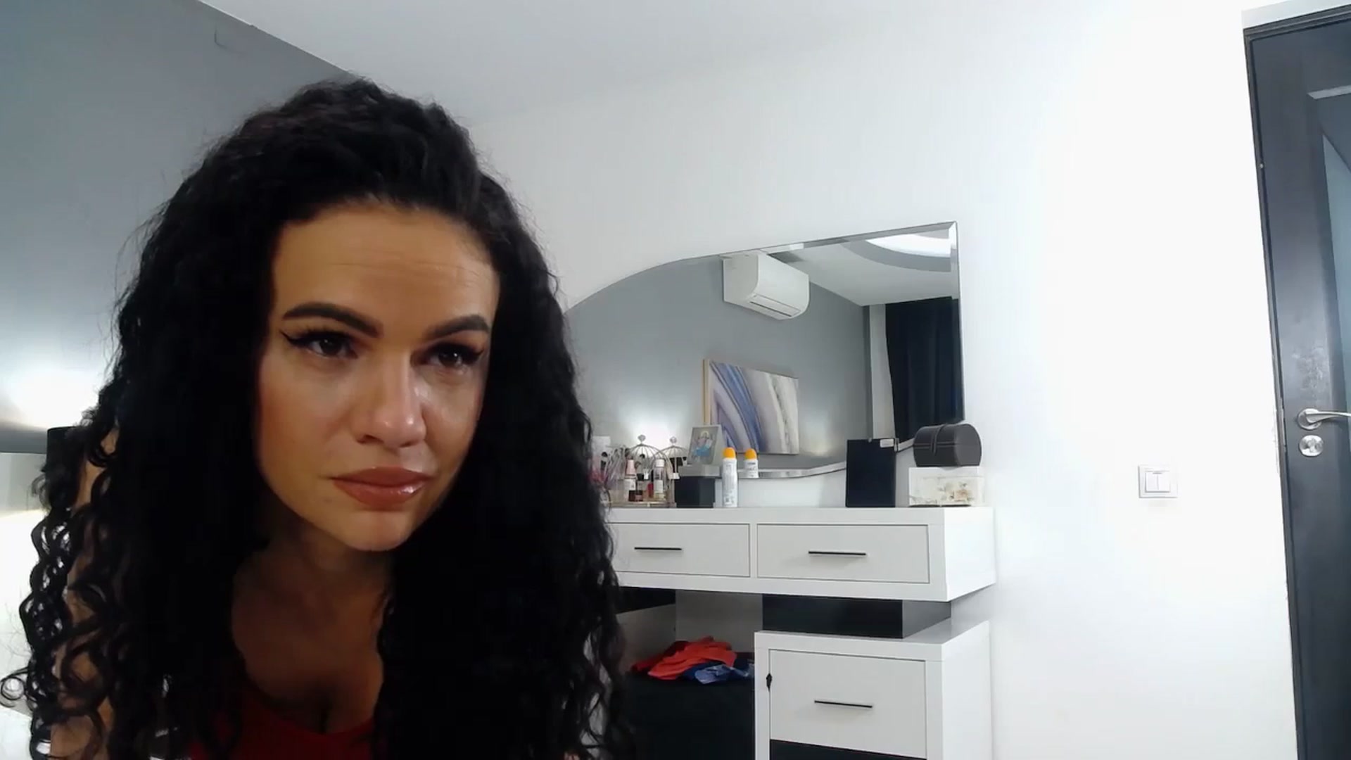 Gallery image thumbnail from Sophiejoulia's myfreecams stream on, 12/02/2023, 18:25 image 19 of 20